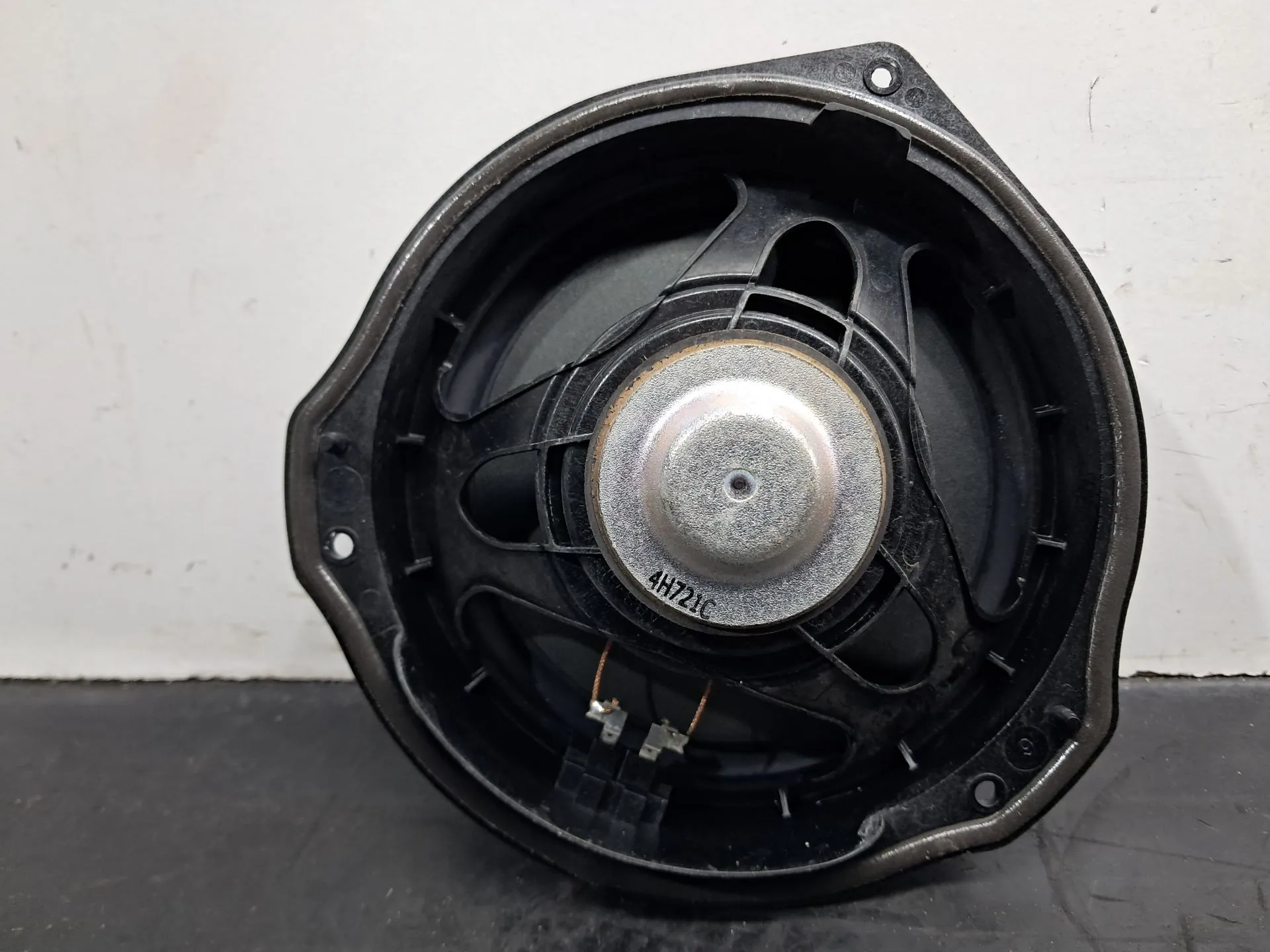 Colonne de son MERCEDES-BENZ Classe E Coupé (C207) Imagem-1