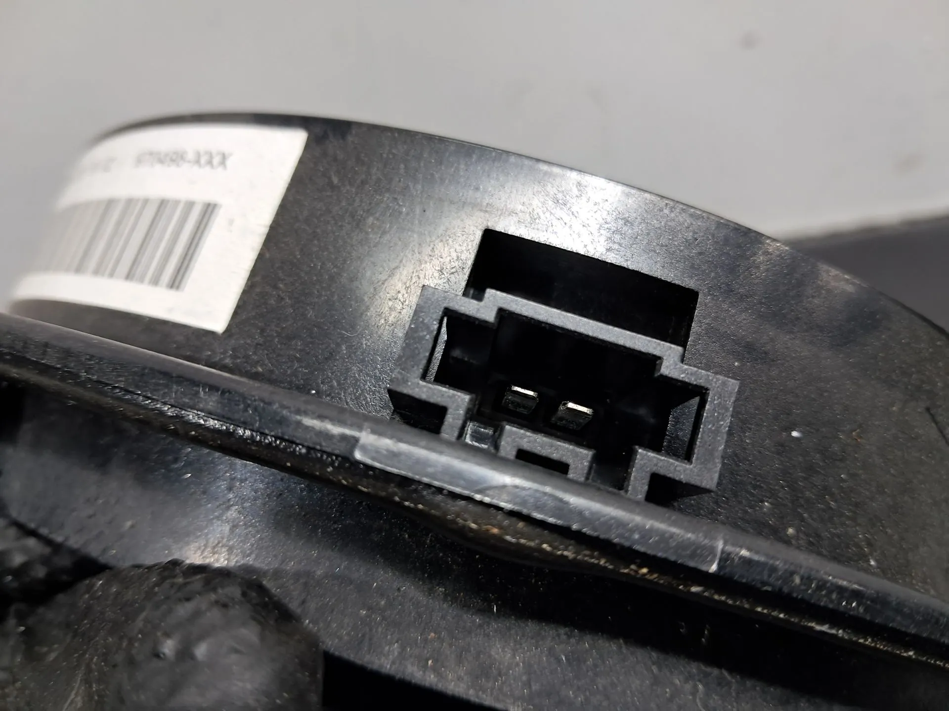 Colonne de son MERCEDES-BENZ Classe E Coupé (C207) Imagem-3