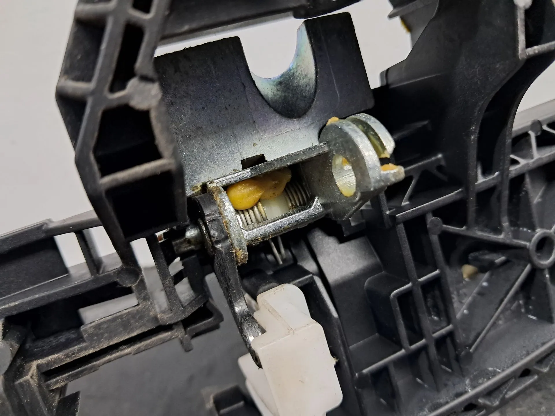 Support poignée porte avant Droite MERCEDES-BENZ Classe E Coupé (C207) Imagem-1