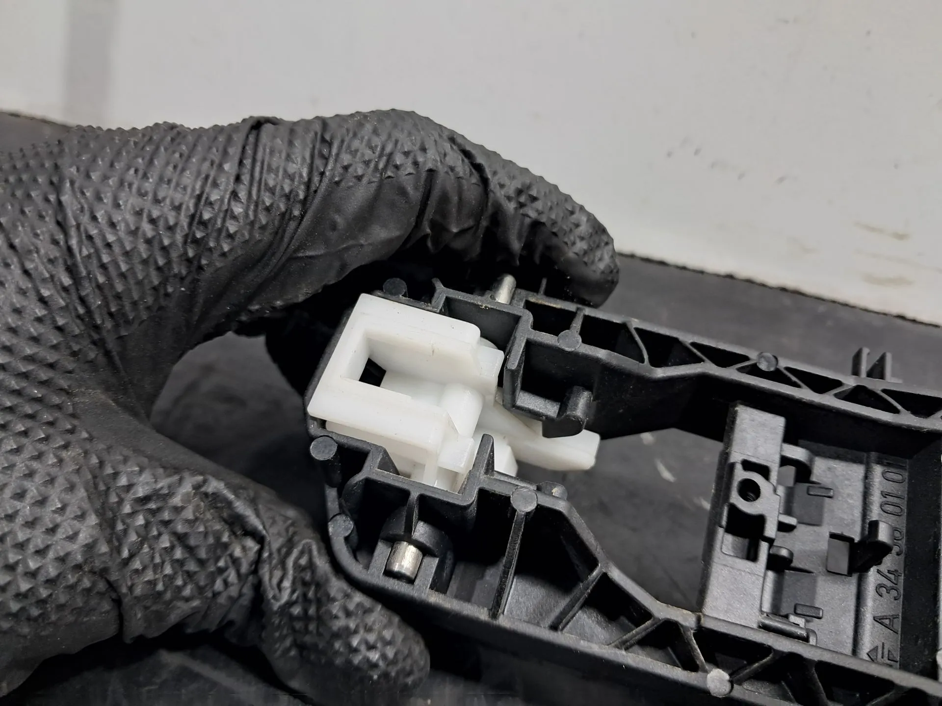 Support poignée porte avant Droite MERCEDES-BENZ Classe E Coupé (C207) Imagem-4