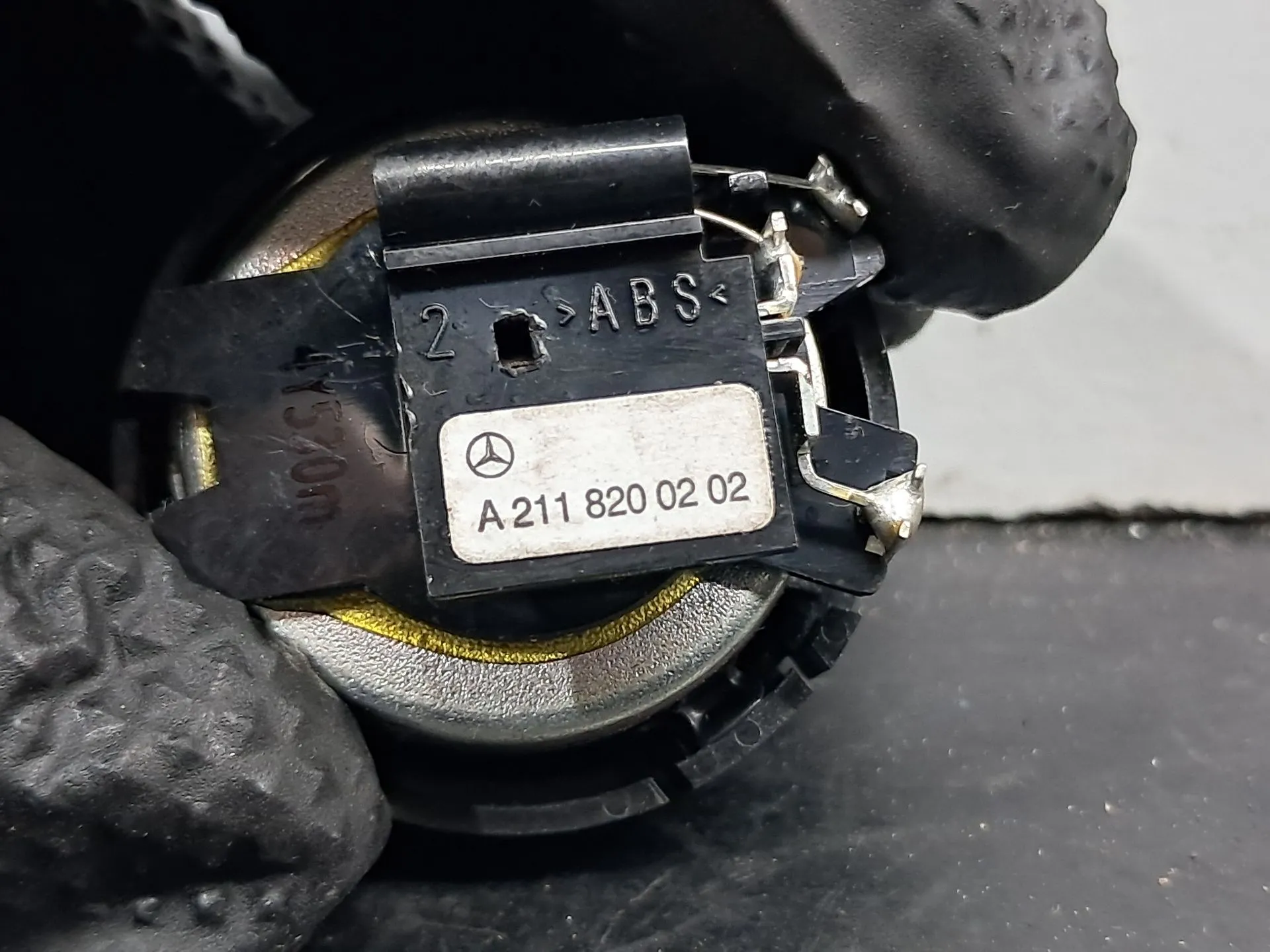 Colonne de son MERCEDES-BENZ Classe E Coupé (C207) Imagem-3