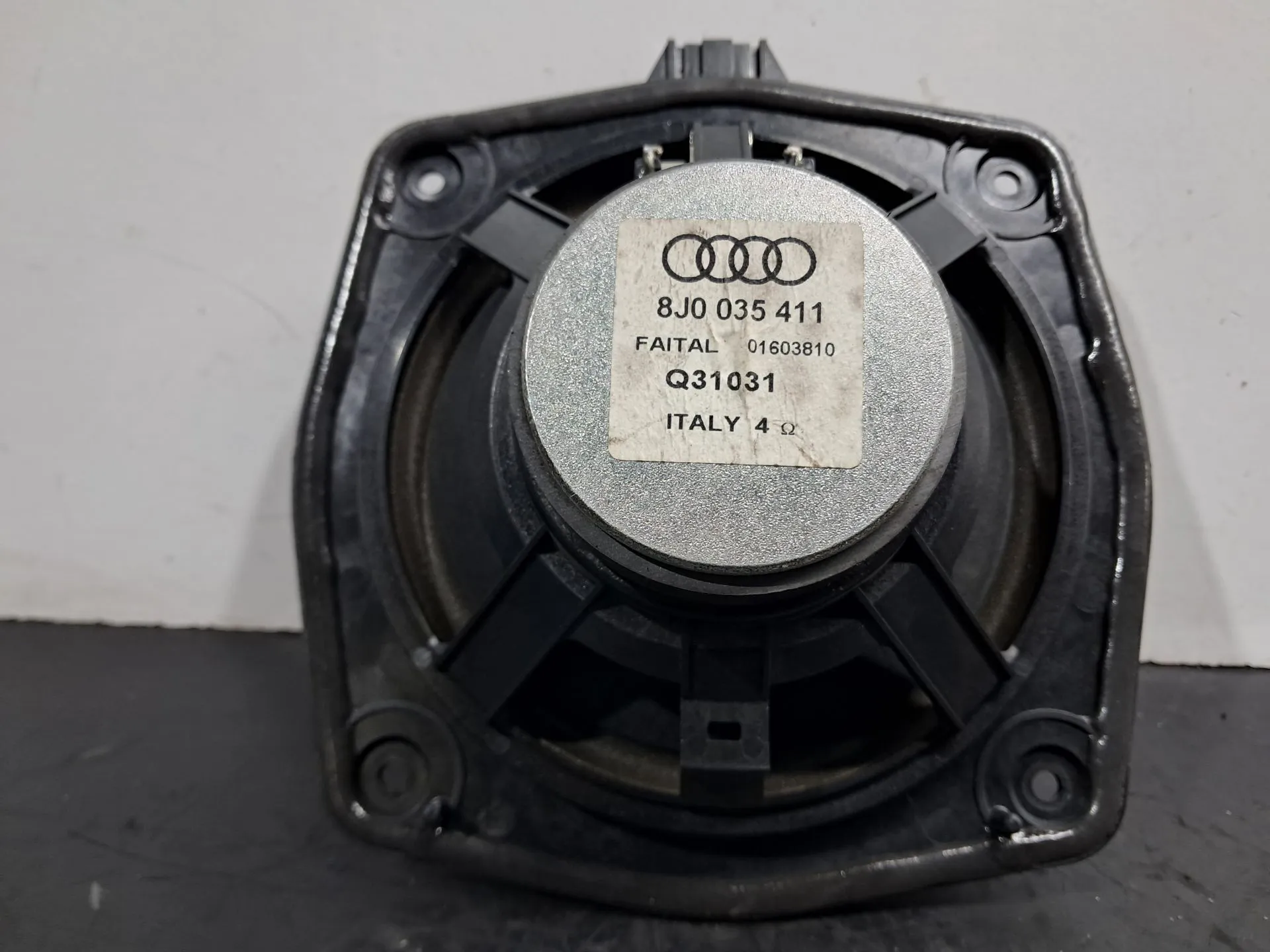 Sound system column / Speakers  AUDI TT (8J3) Imagem-2