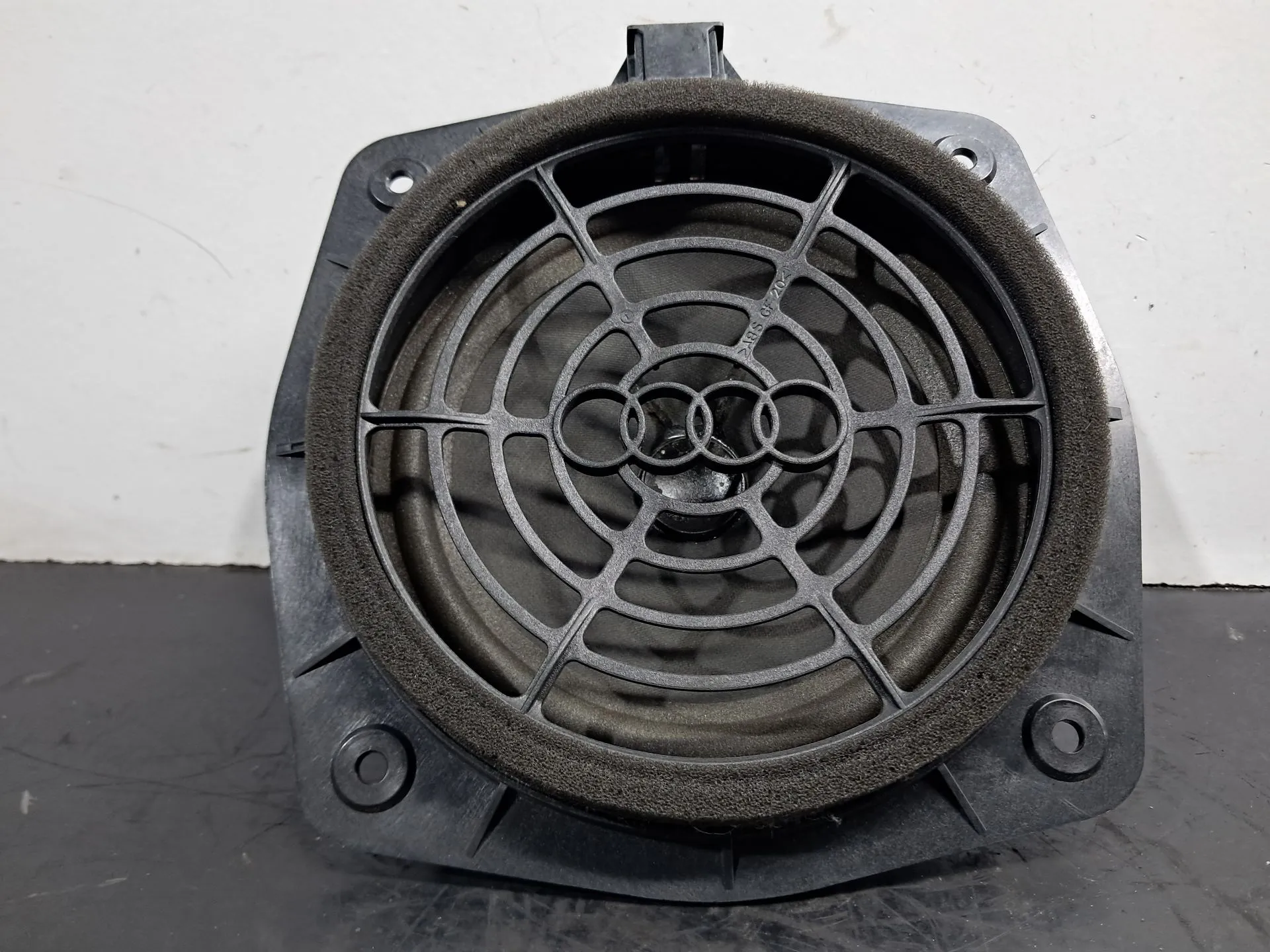 Sound system column / Speakers  AUDI TT (8J3) Imagem-1