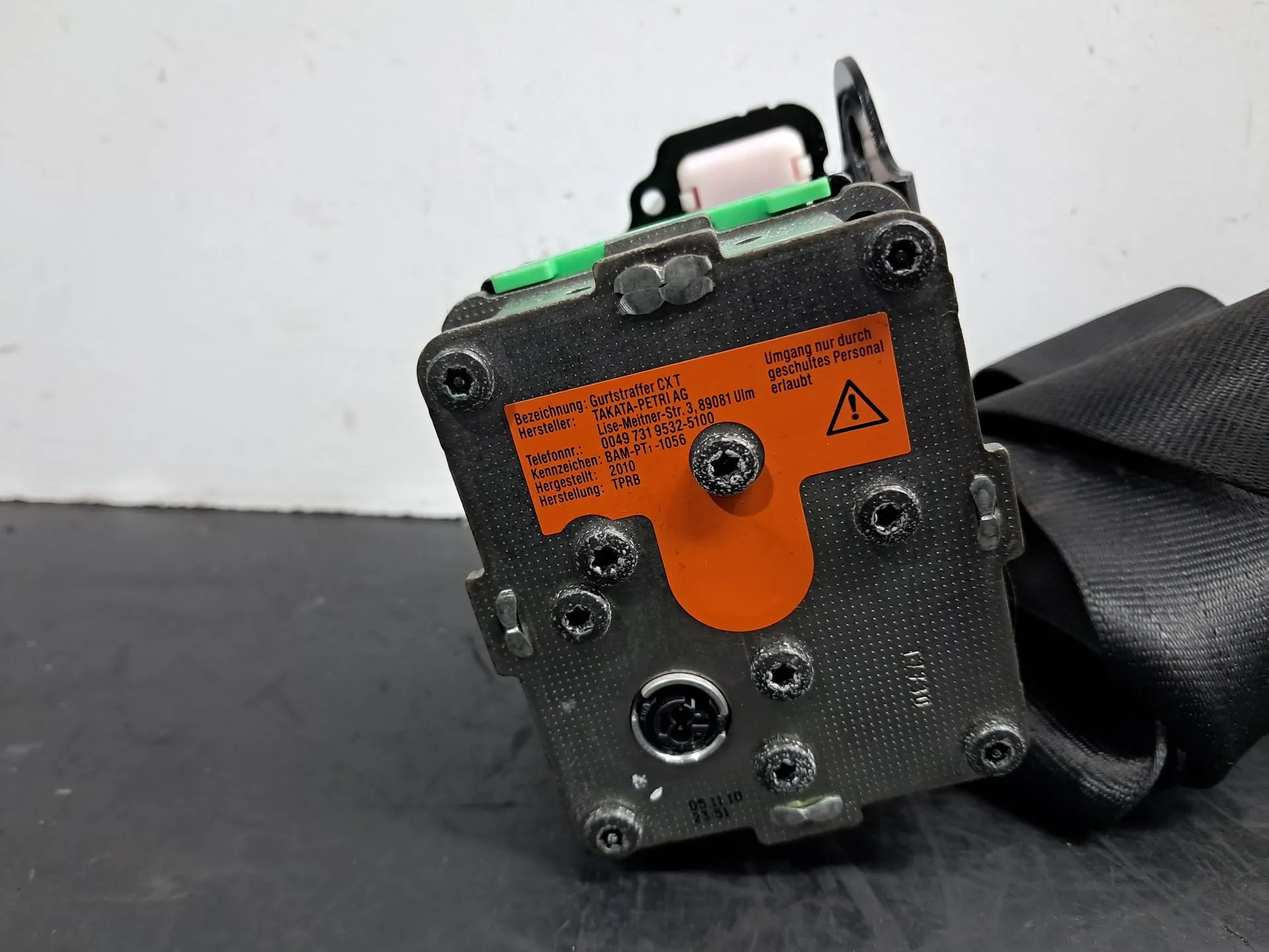 Pretensor cinturón Trasero Izquierdo AUDI TT (8J3) Imagem-1