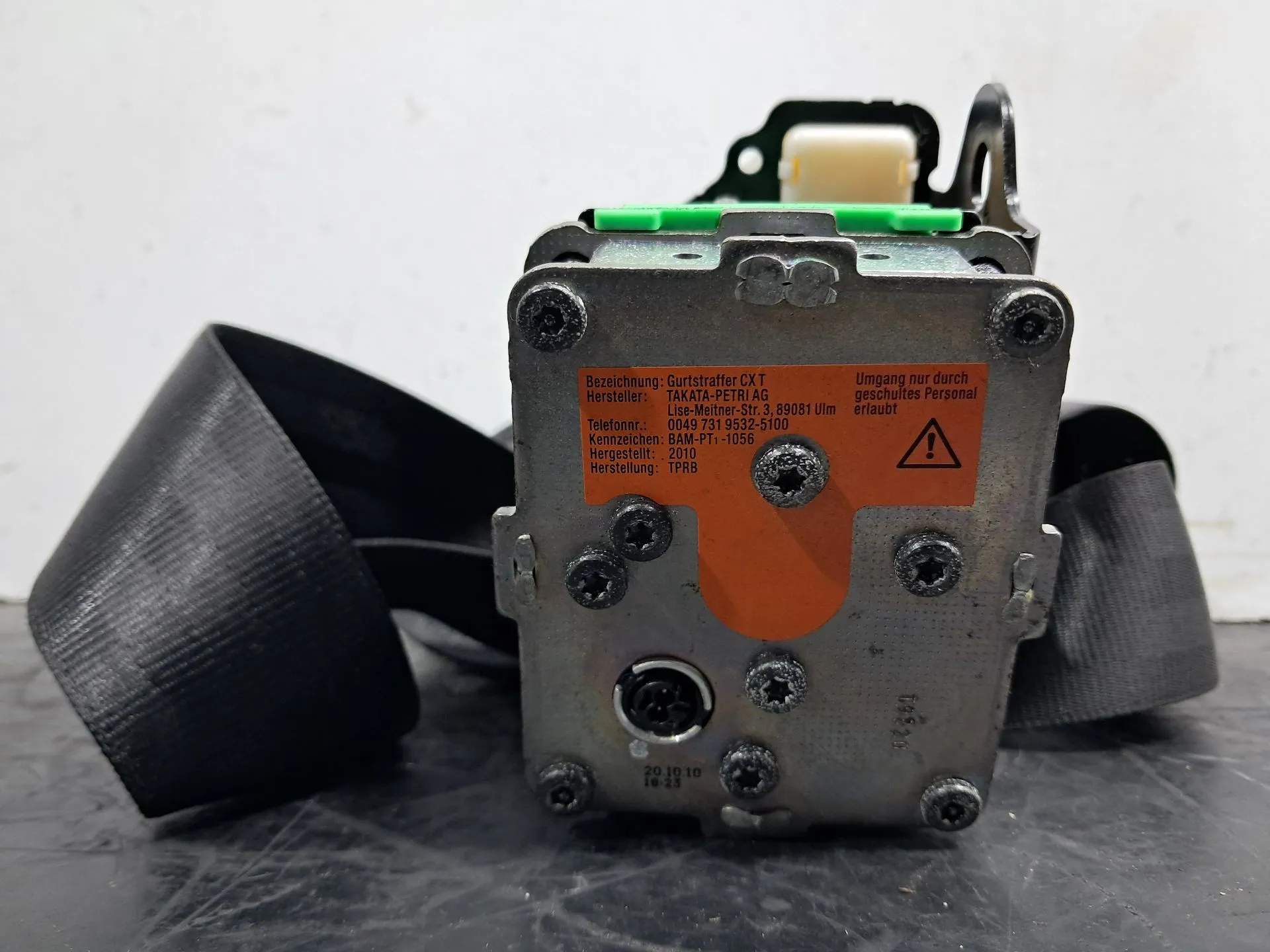 Pretensor cinturón Trasero Derecho AUDI TT (8J3) Imagem-1