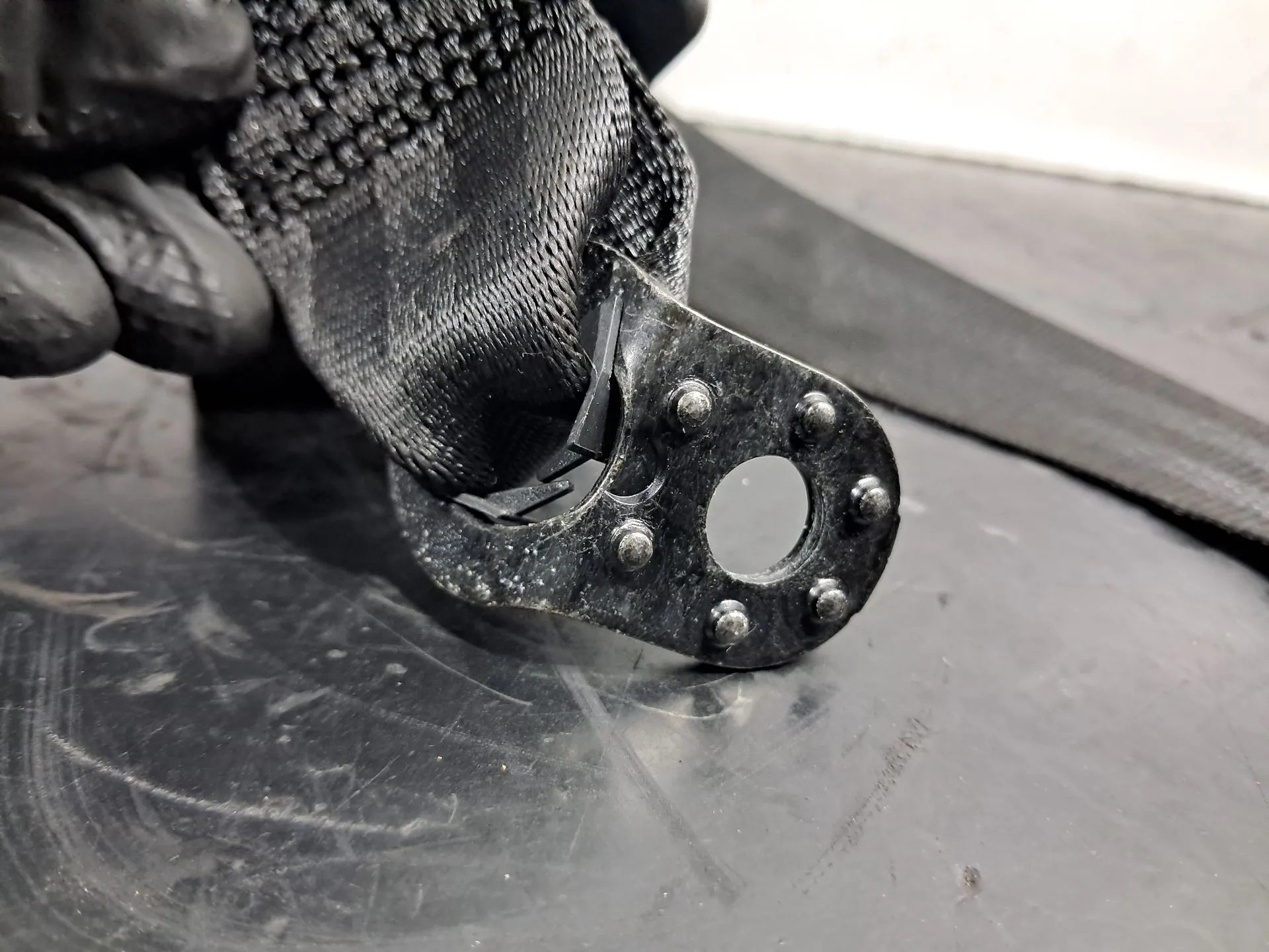 Pretensor cinturón Trasero Derecho AUDI TT (8J3) Imagem-3