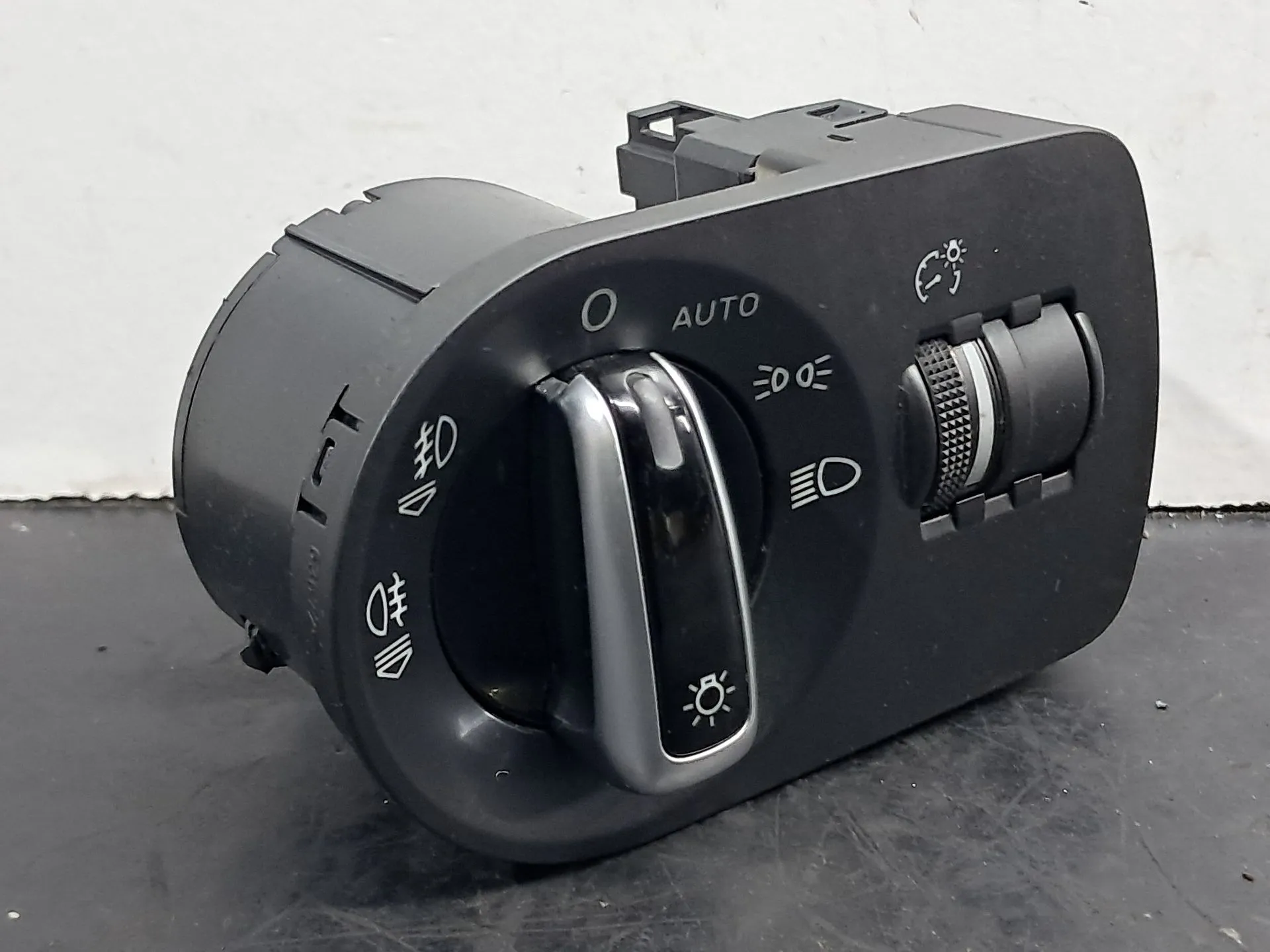 Light switch AUDI TT (8J3)