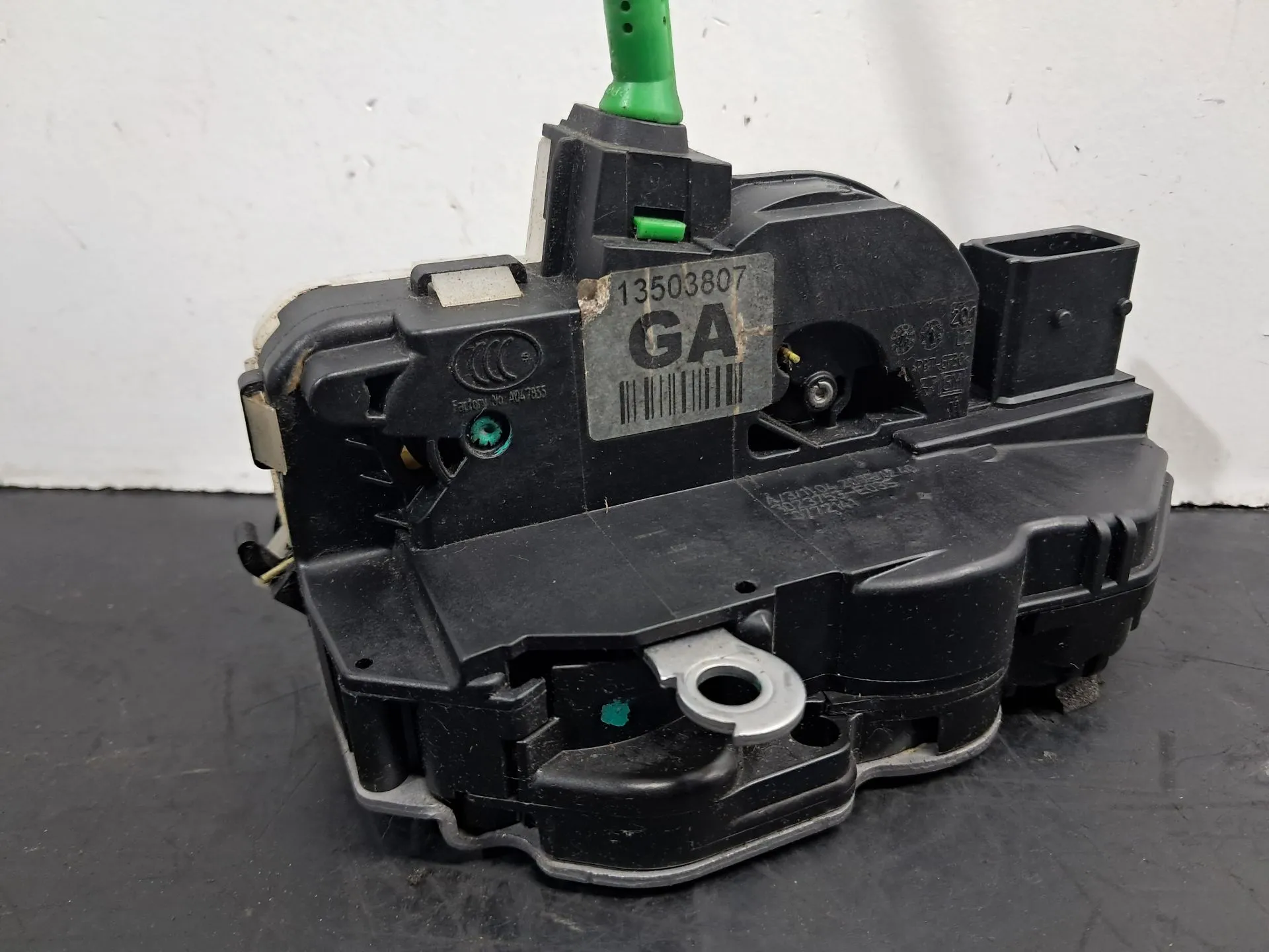 Fechadura / fecho porta trás esquerdo OPEL Insignia A 