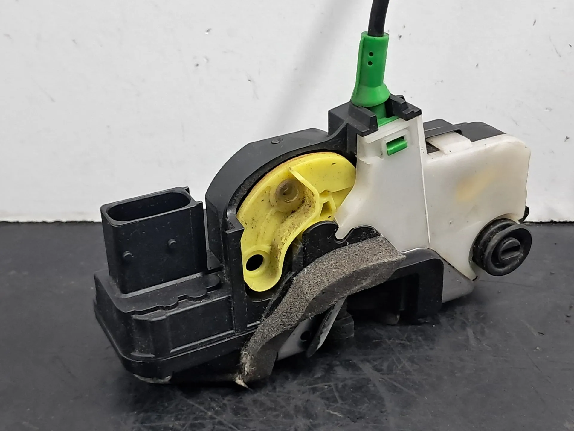 Fechadura / fecho porta trás esquerdo OPEL Insignia A (G09) Imagem-2