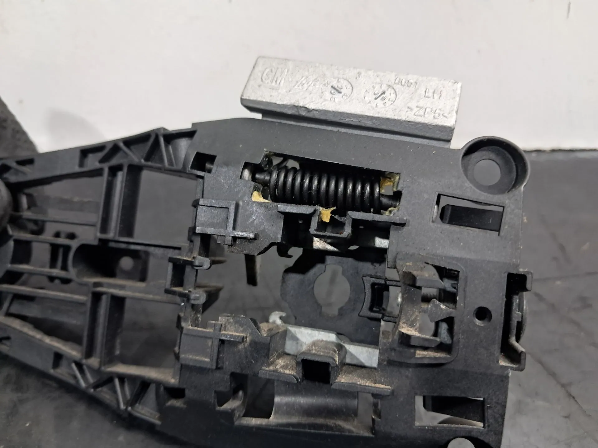 Suporte puxador porta trás esquerdo OPEL Insignia A (G09) Imagem-1