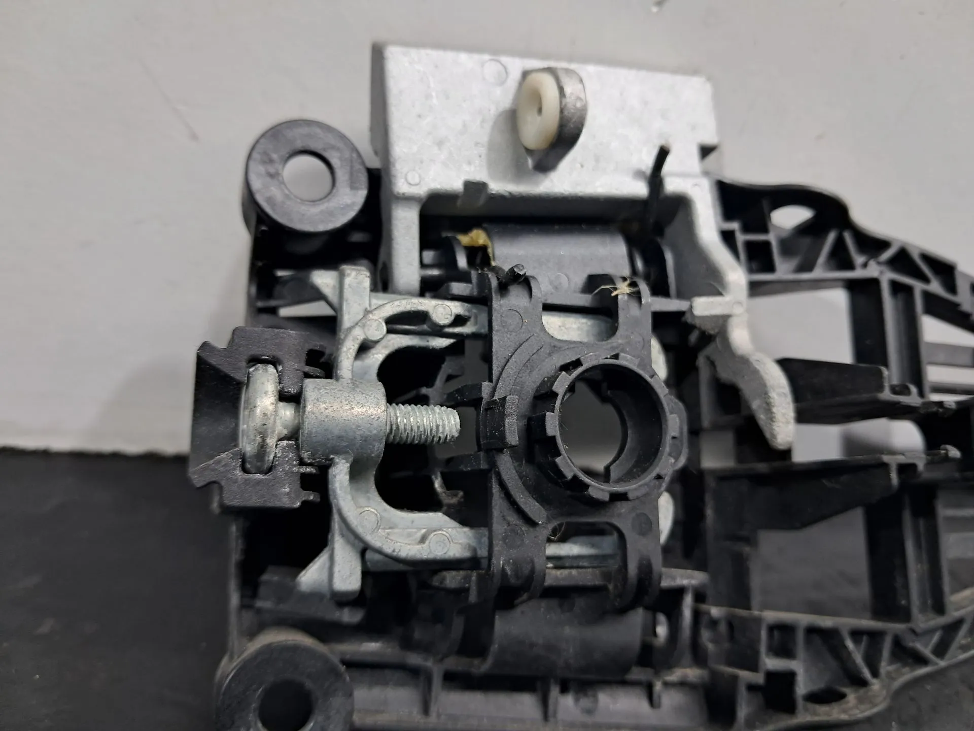 Suporte puxador porta trás esquerdo OPEL Insignia A (G09) Imagem-3