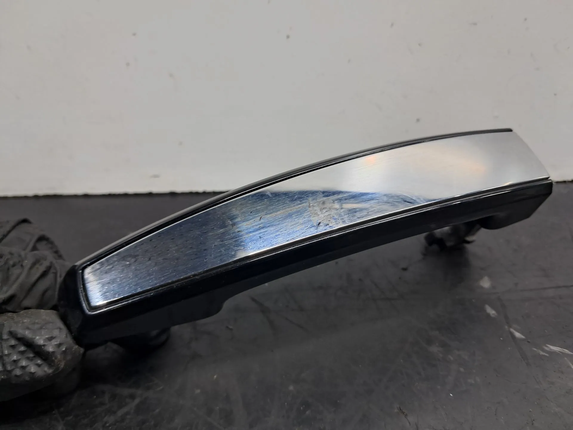 Puxador porta trás esquerdo OPEL Insignia A (G09) Imagem-1