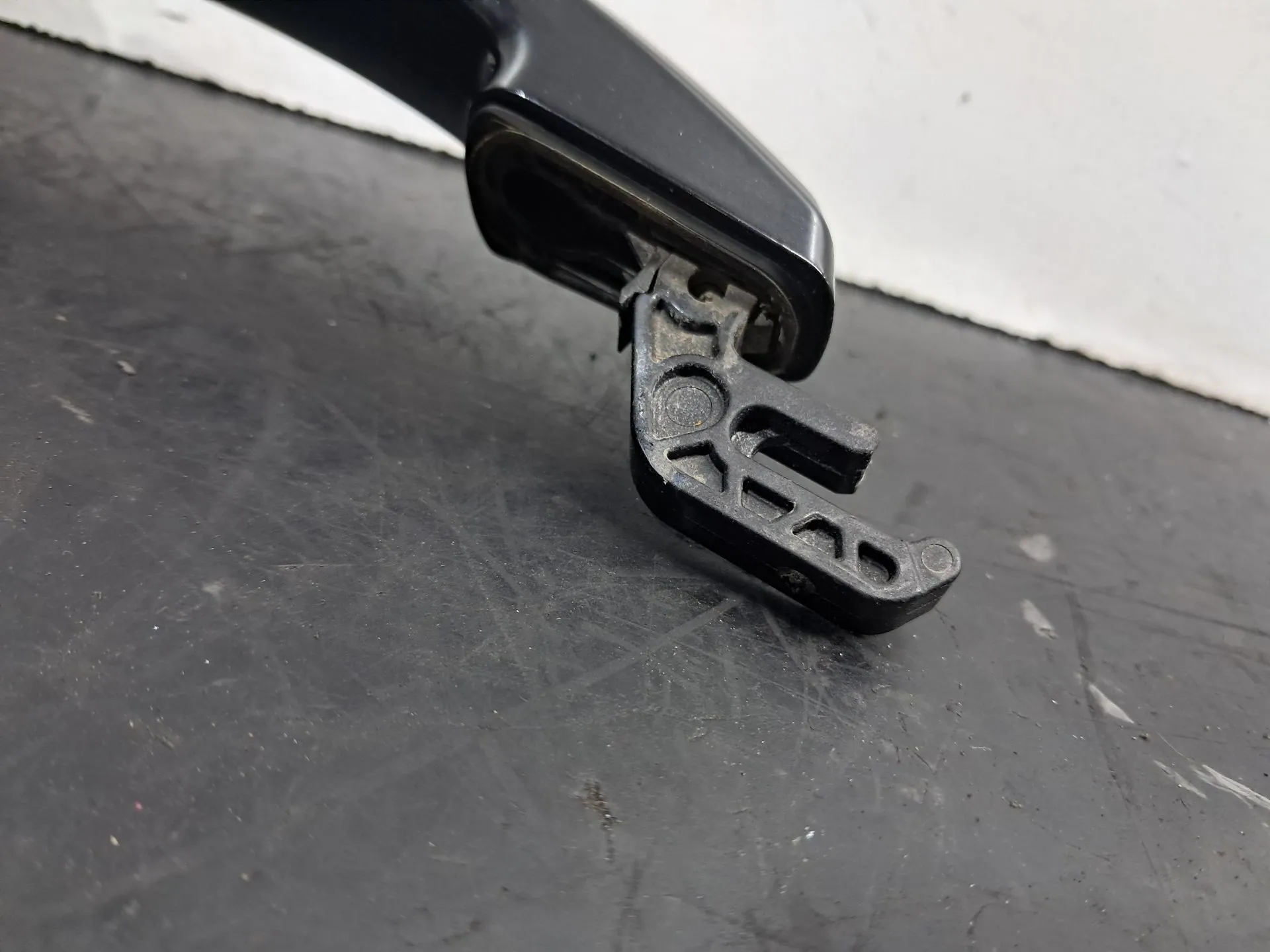 Puxador porta trás esquerdo OPEL Insignia A (G09) Imagem-3