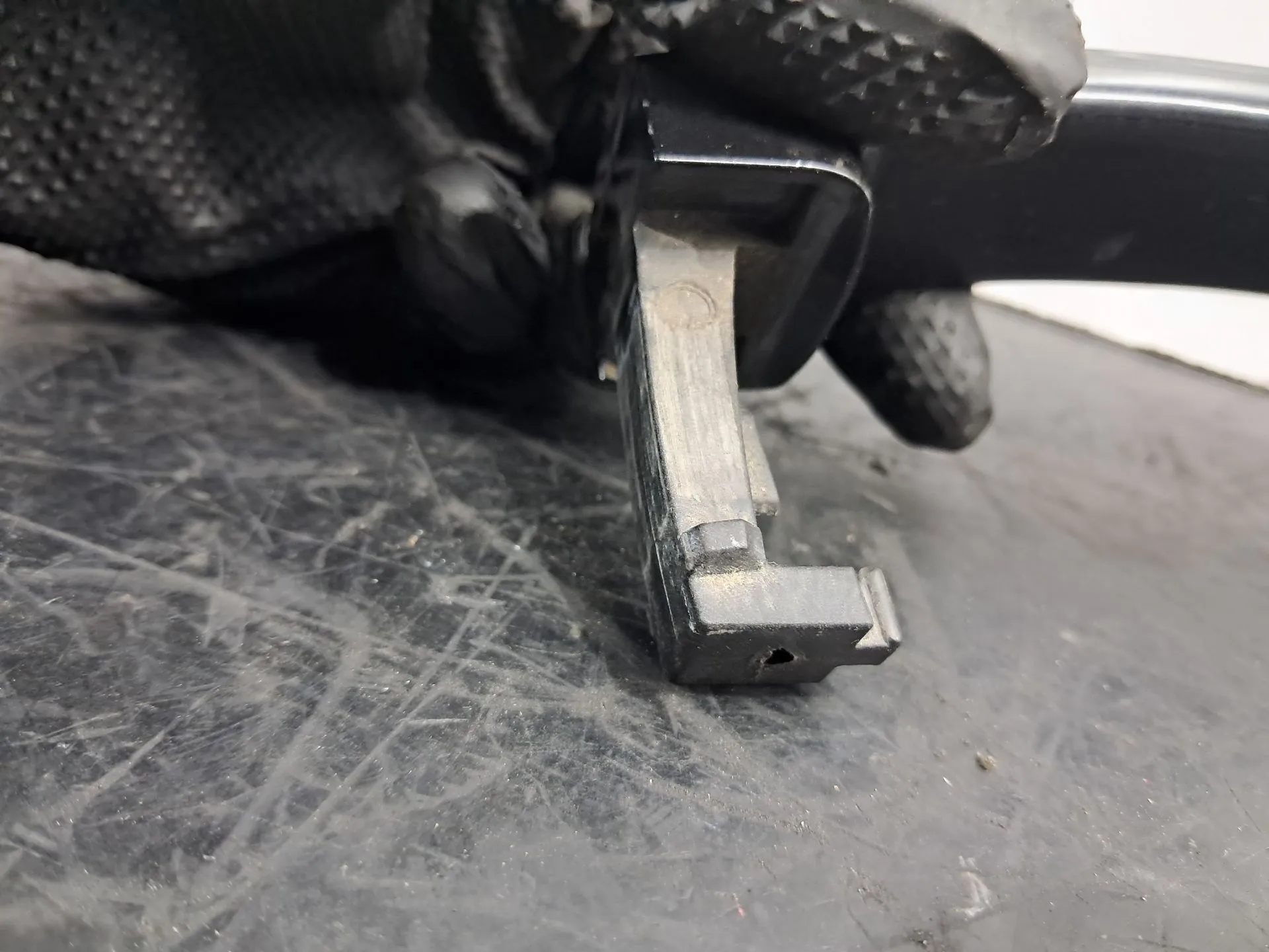 Puxador porta trás esquerdo OPEL Insignia A (G09) Imagem-4