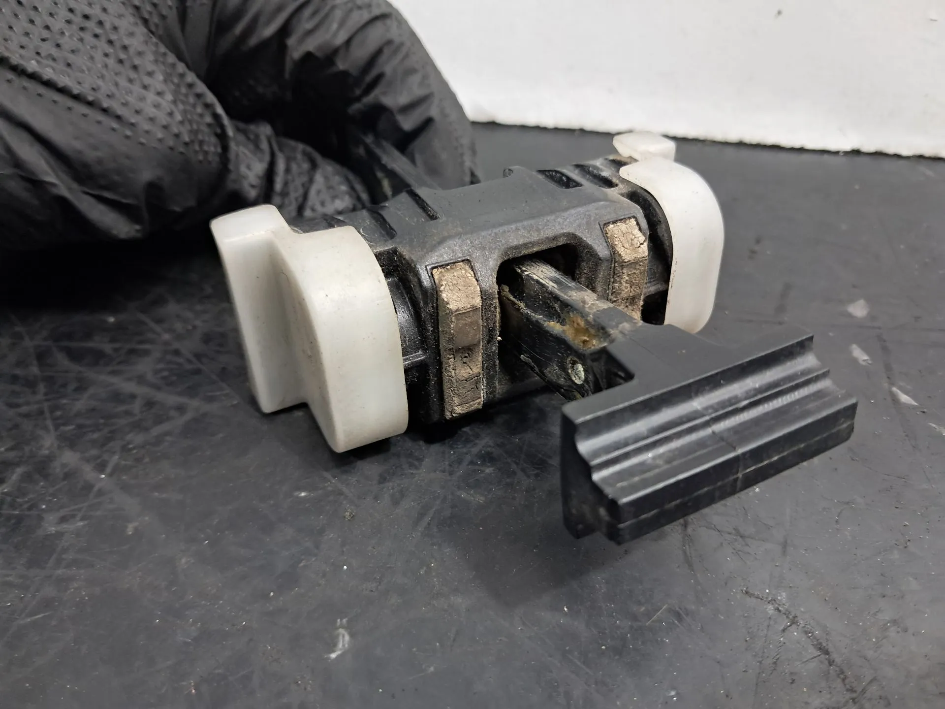 Esticador / limitador porta trás esquerdo OPEL Insignia A (G09) Imagem-1