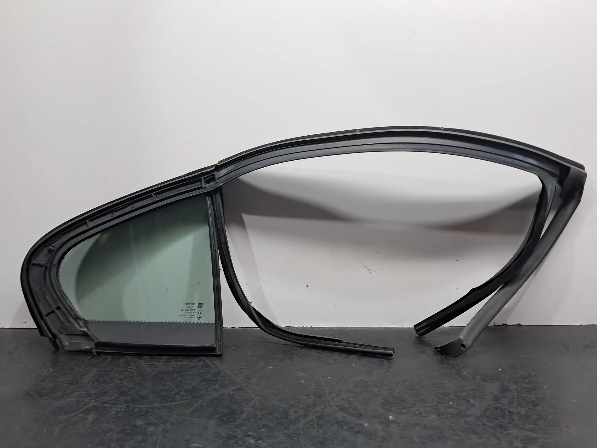 Vidro triangular da porta trás esquerdo OPEL Insignia A (G09) Imagem-7