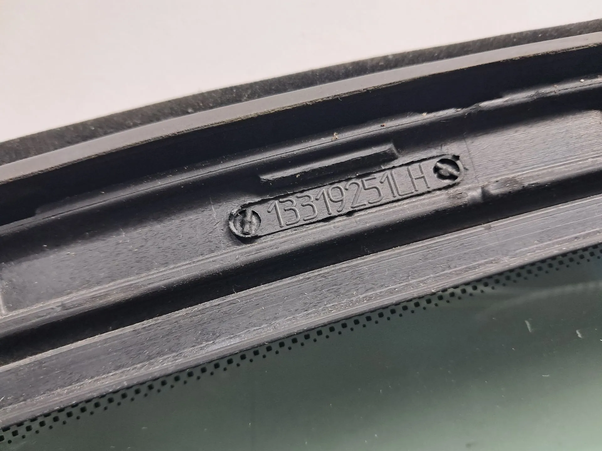 Vidro triangular da porta trás esquerdo OPEL Insignia A (G09) Imagem-10