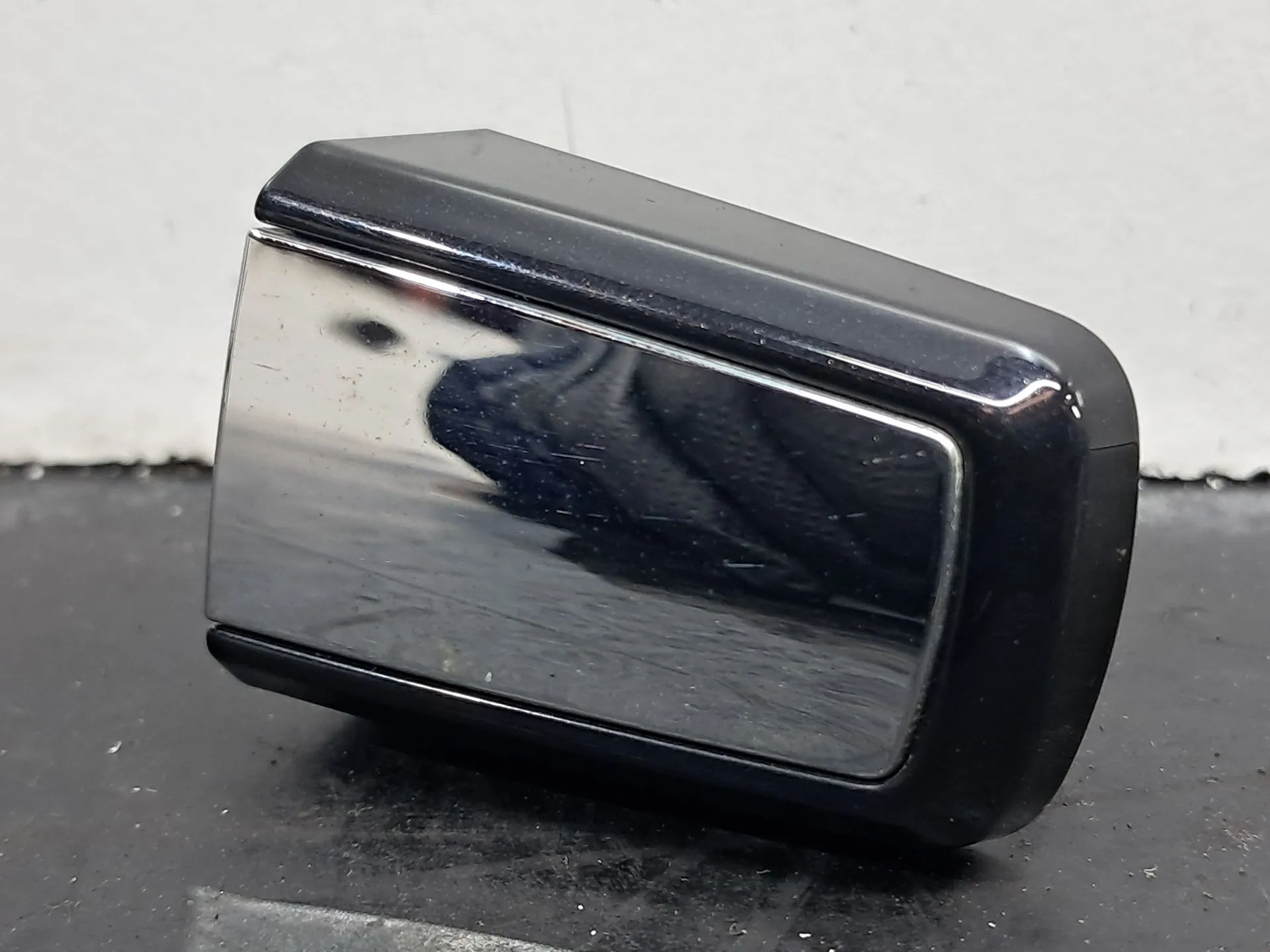 Capa do puxador da porta esquerda OPEL Insignia A (G09) Imagem-0