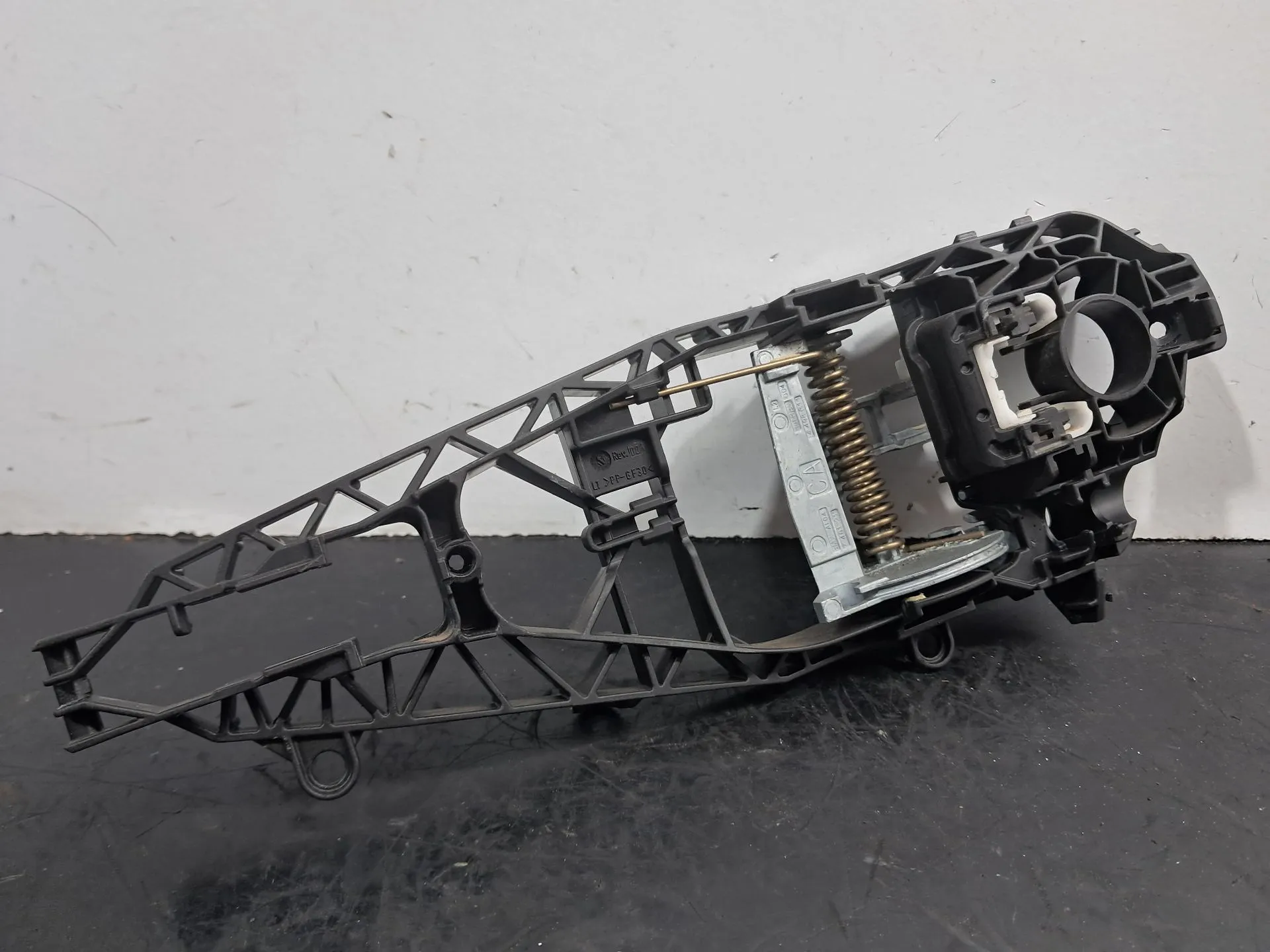 Support poignée porte avant gauche BMW 2 Gran Tourer (F46)