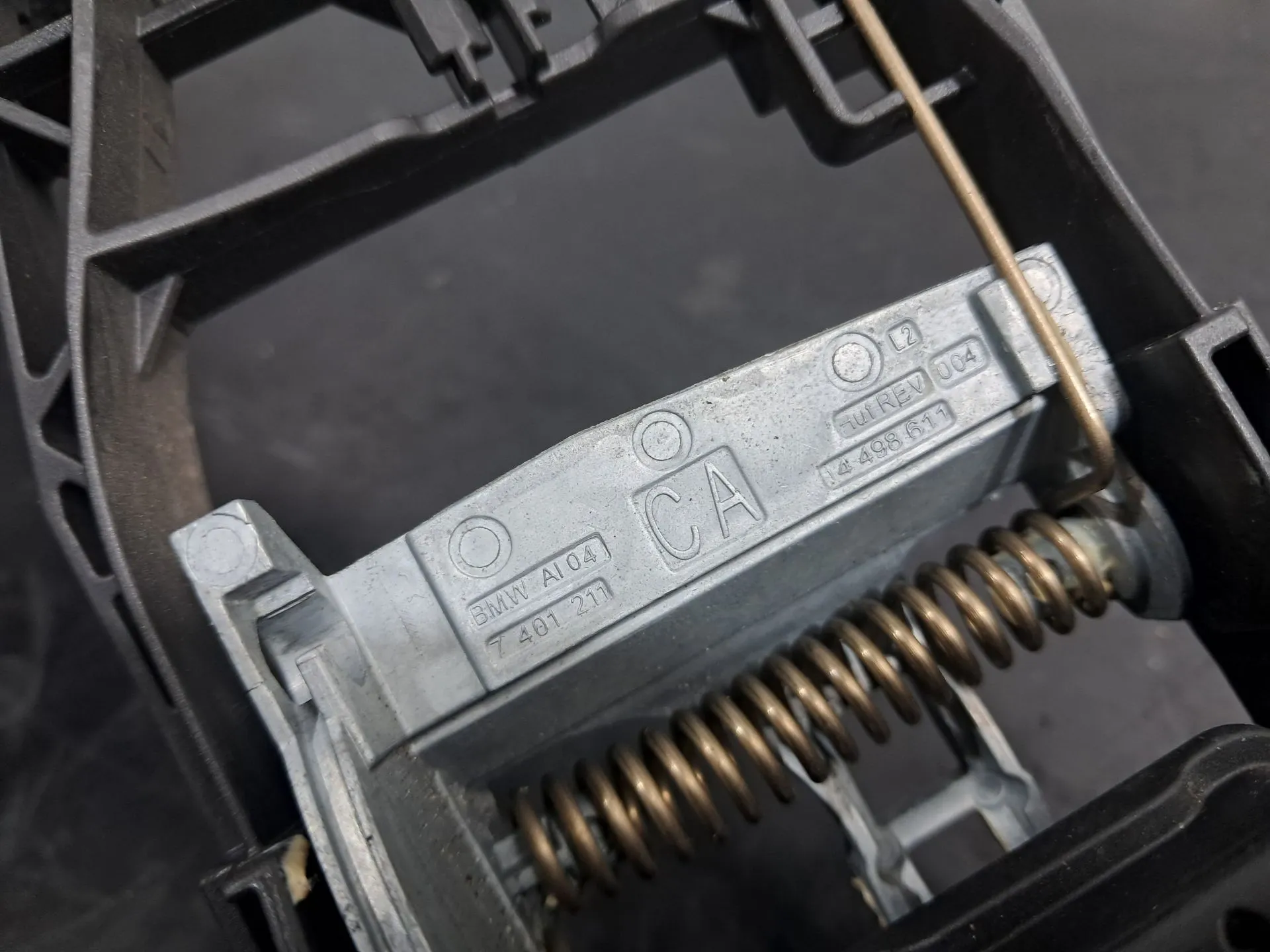 Support poignée porte avant gauche BMW 2 Gran Tourer (F46) Imagem-4