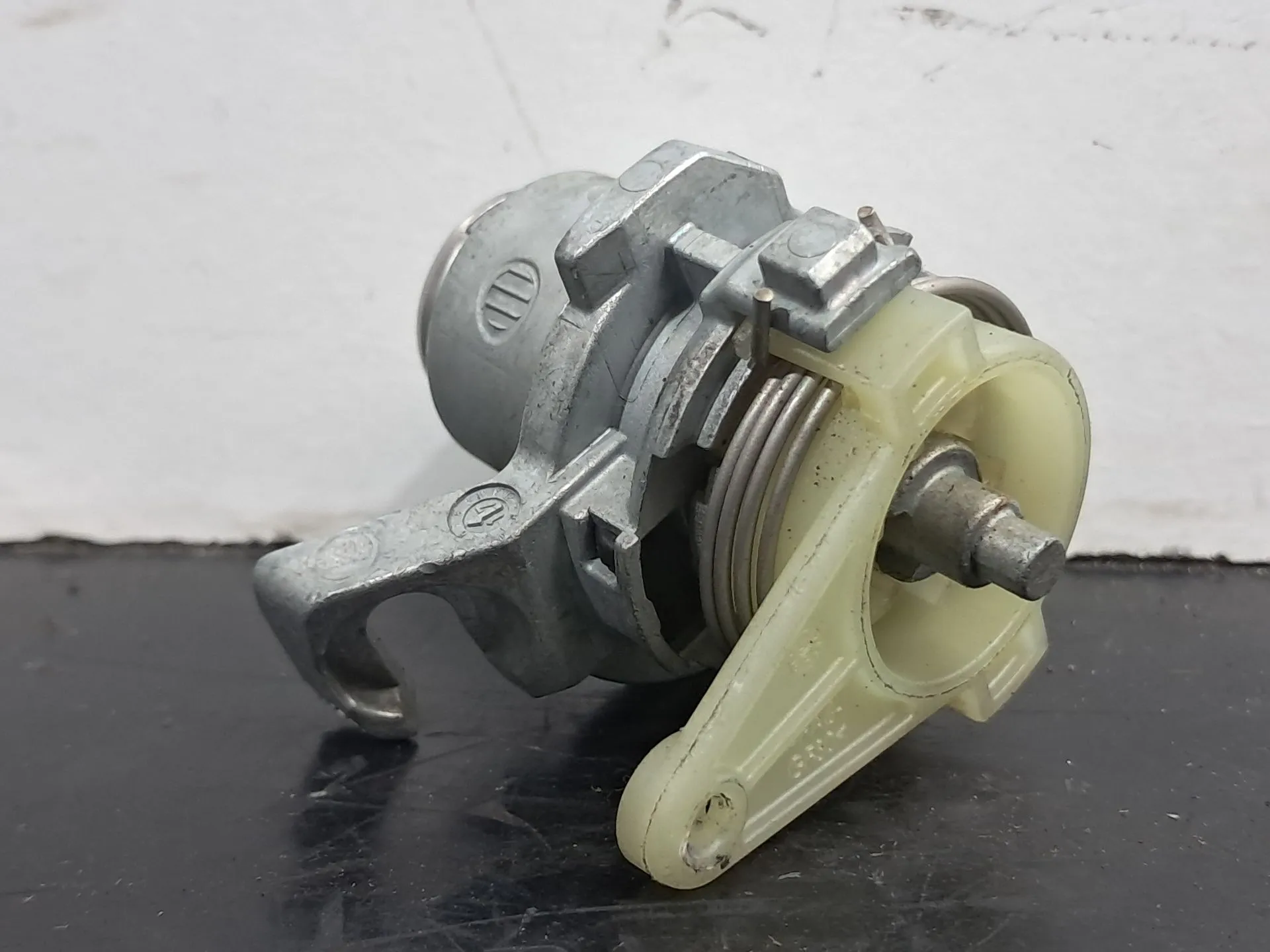 Barillet porte BMW 2 Gran Tourer (F46) Imagem-1