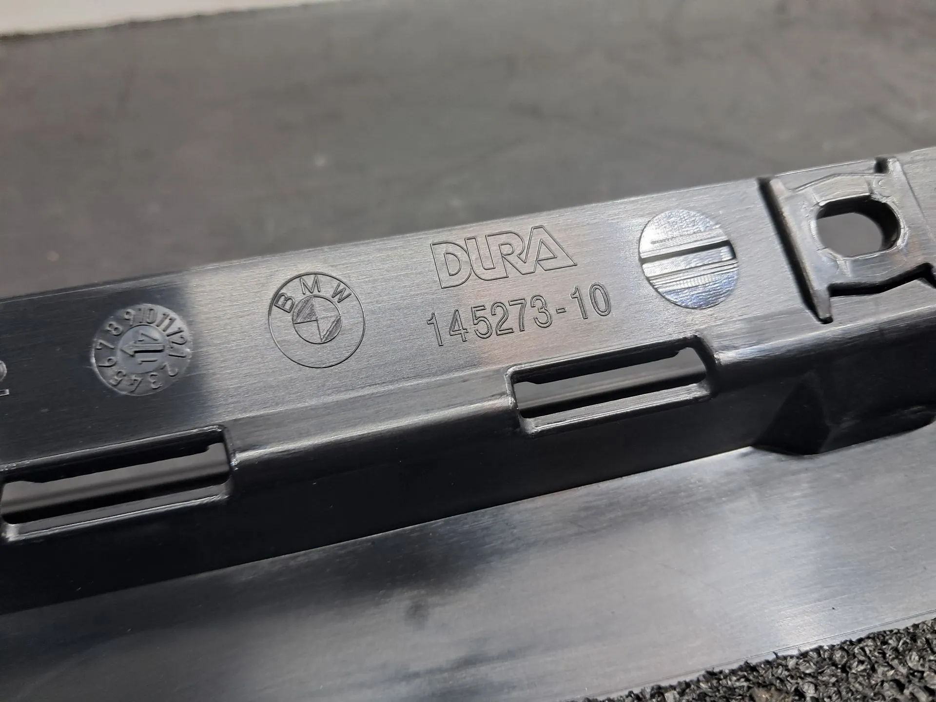 Moulure de porte avant gauche BMW 2 Gran Tourer (F46) Imagem-6