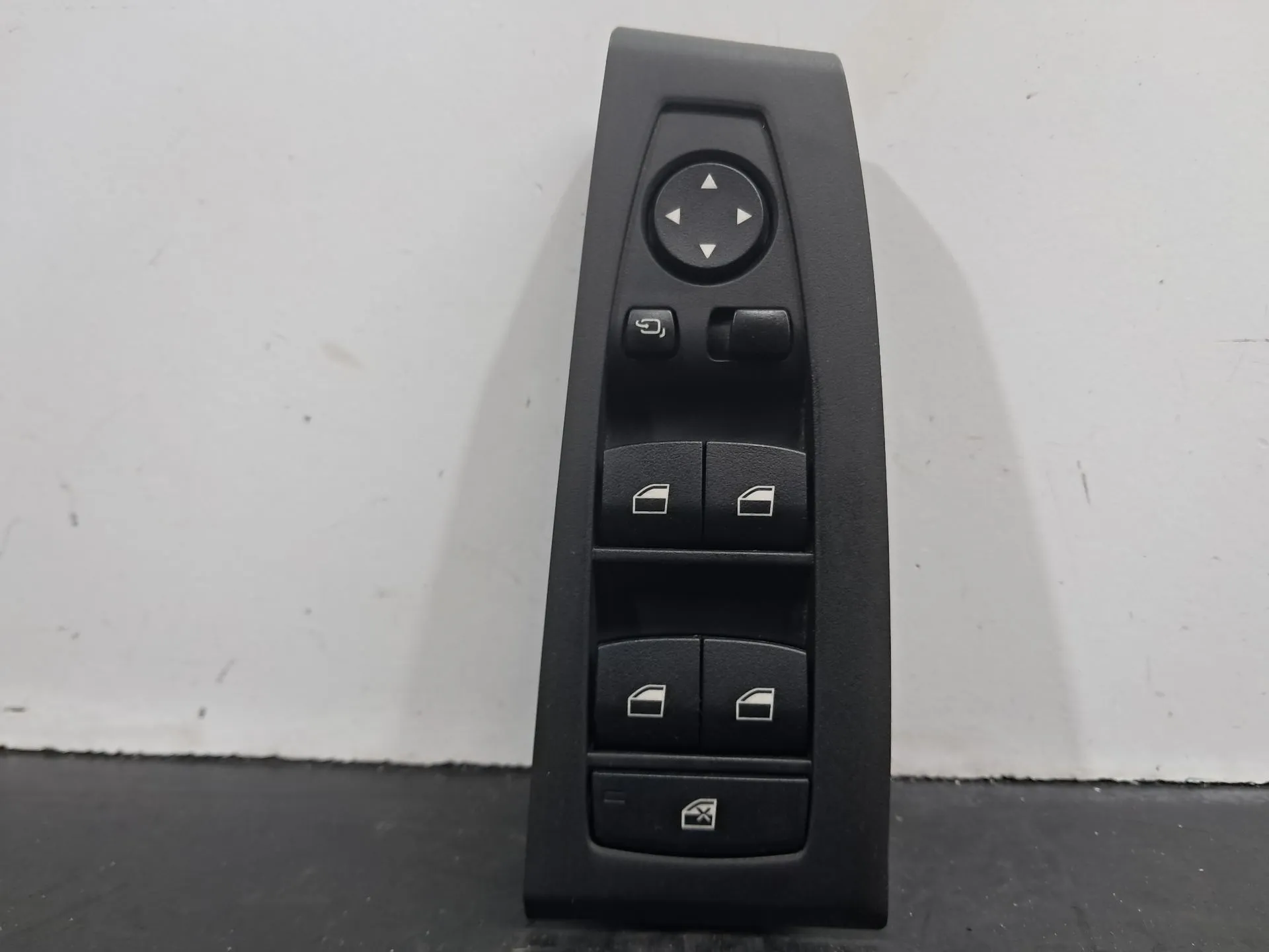 Commande / interrupteur lève-vitre Avant gauche BMW 2 Gran Tourer (F46) Imagem-1