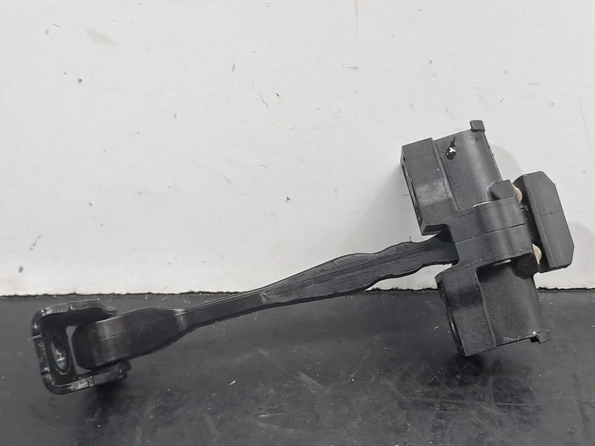 Limiteur de porte Avant Gauche BMW 2 Gran Tourer (F46) Imagem-1