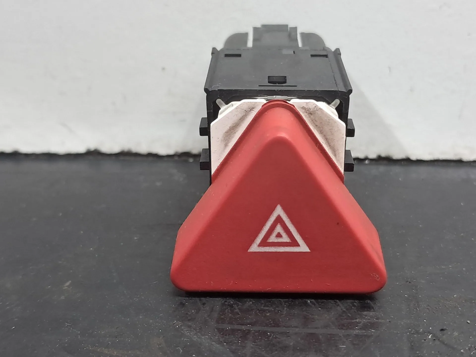 Botão / interruptor 4 piscas VOLKSWAGEN Golf Plus (5M1, 521) Imagem-1