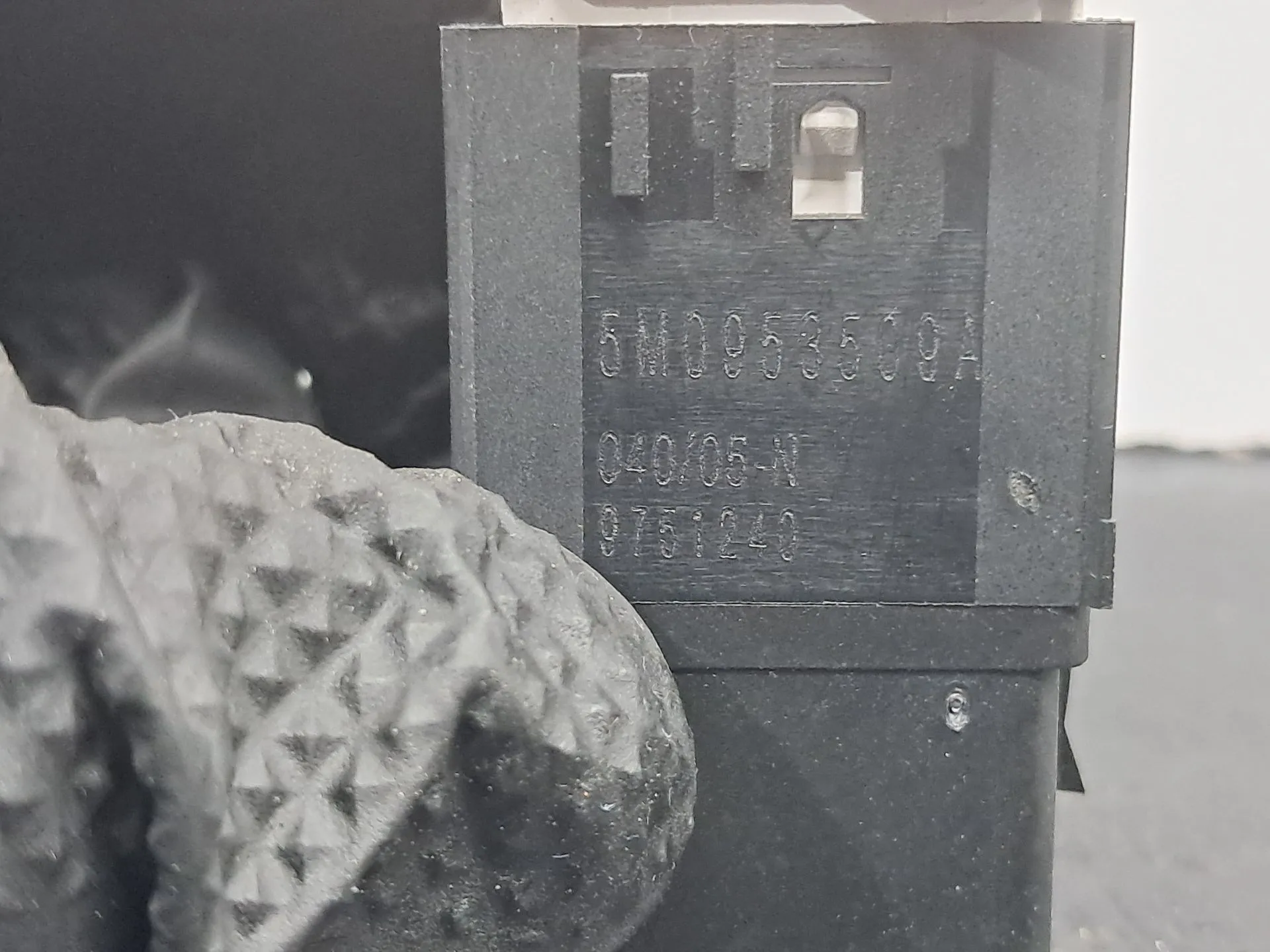 Botão / interruptor 4 piscas VOLKSWAGEN Golf Plus (5M1, 521) Imagem-3