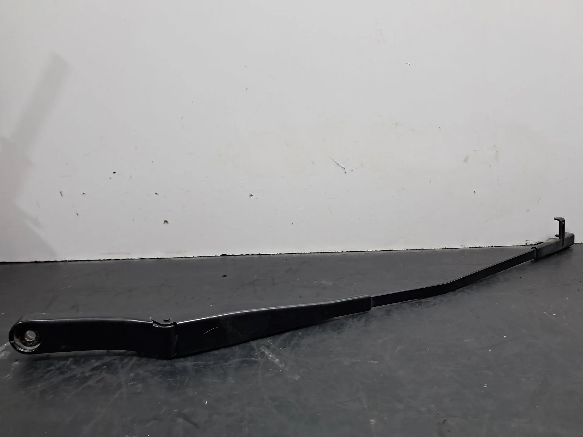 Windscreen wiper arm Right front VOLKSWAGEN Golf Plus (5M1, 521)