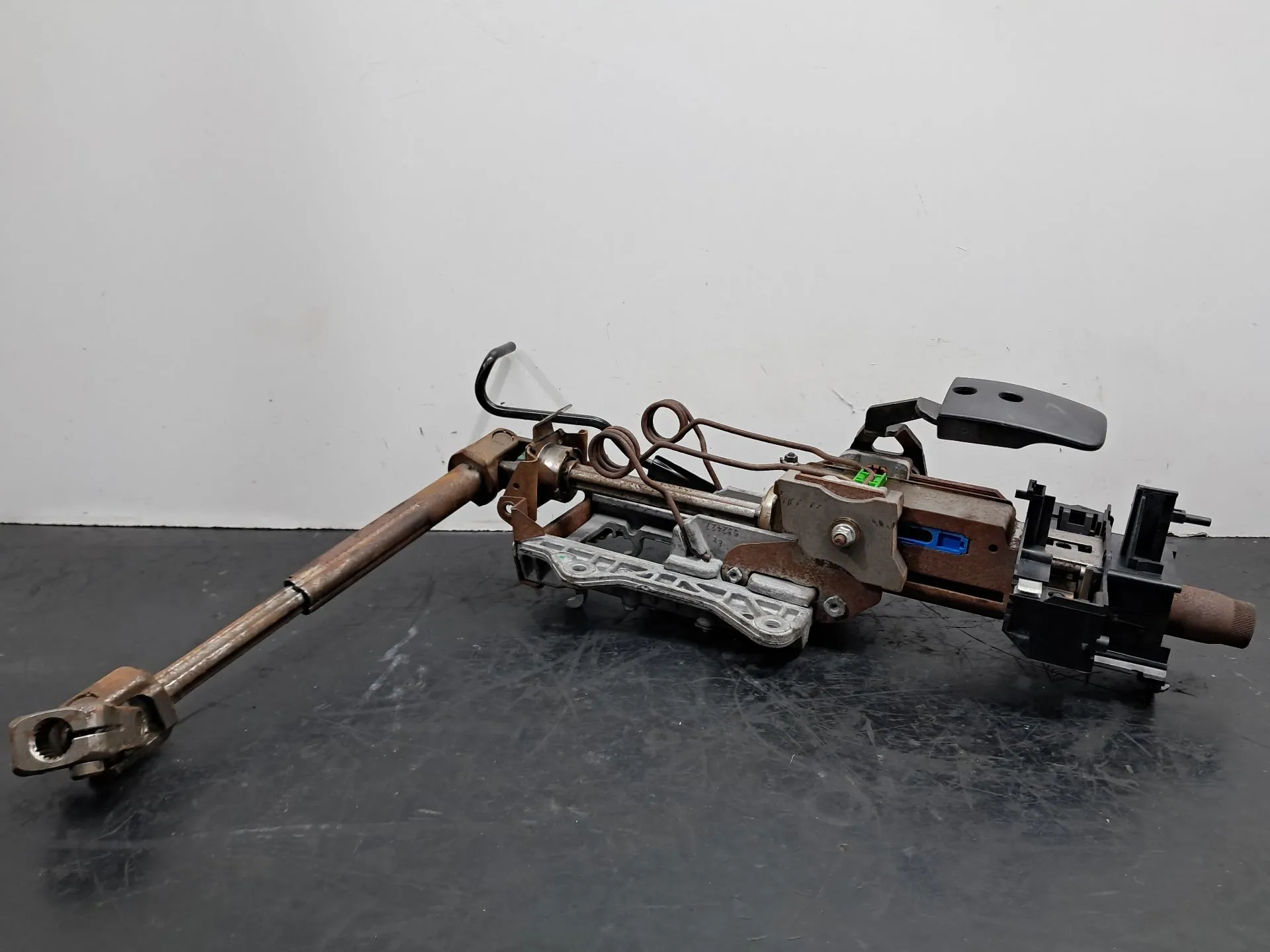 Steering column VOLKSWAGEN Golf Plus (5M1, 521)