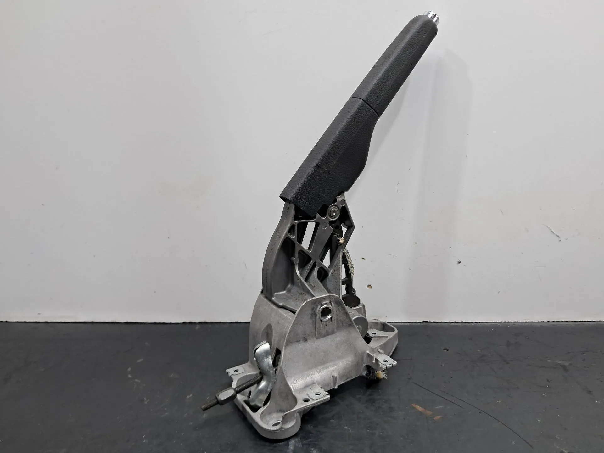 Hand brake / parking brake VOLKSWAGEN Golf Plus (5M1, 521)