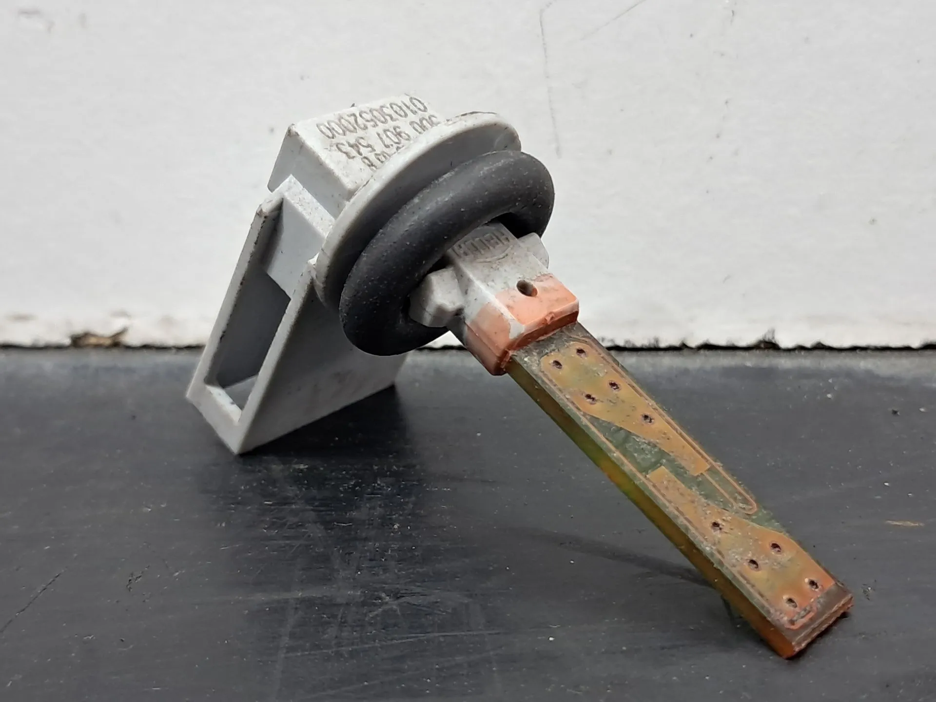 Temperature sensor VOLKSWAGEN Golf V (1K1)