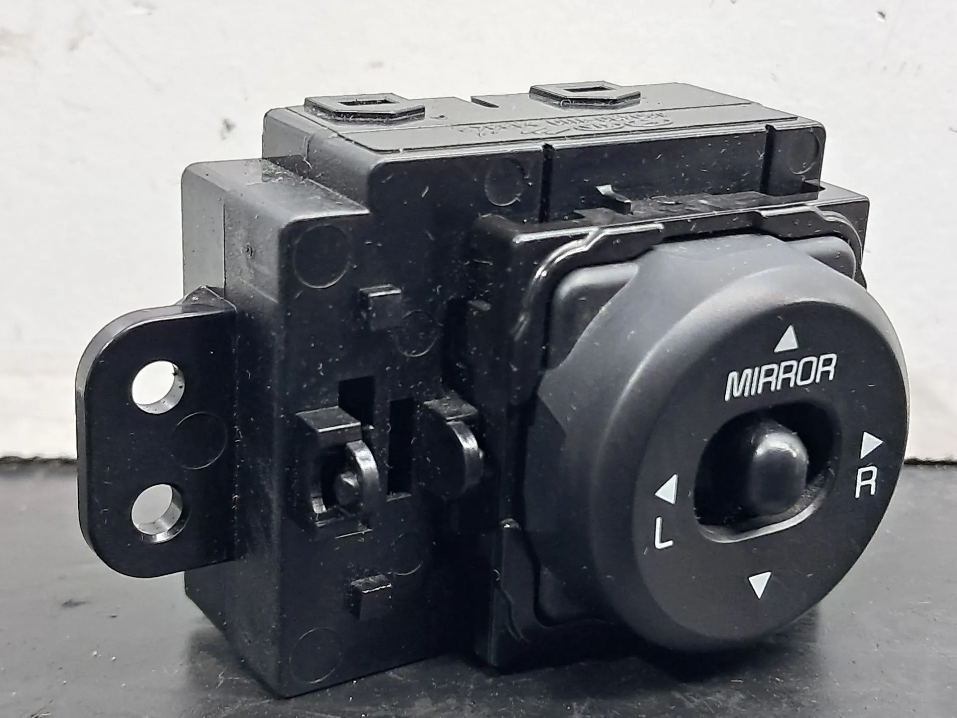 Commande des rétroviseurs KIA Ceed (JD)