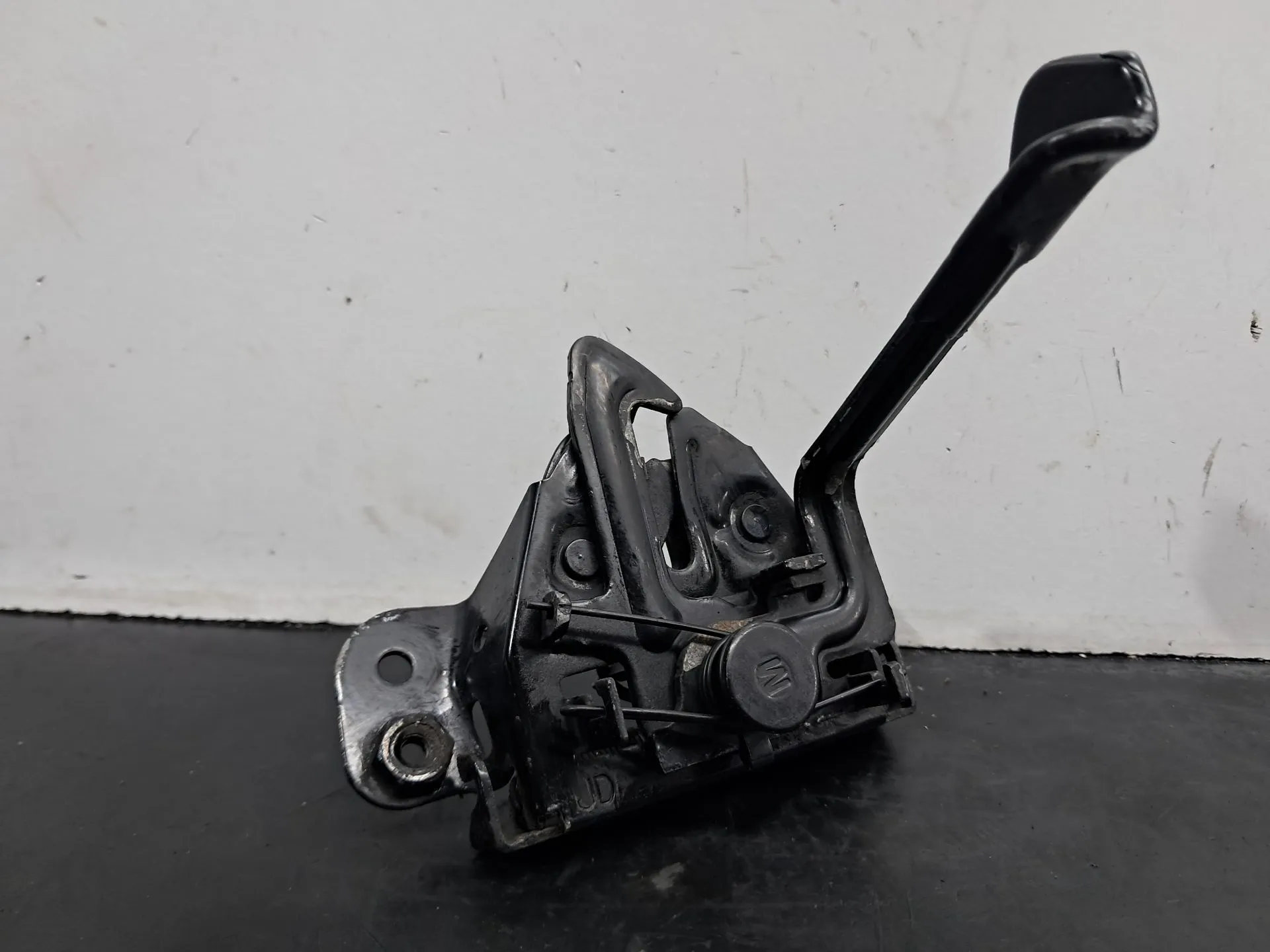 Fechadura / fecho capot KIA Ceed 