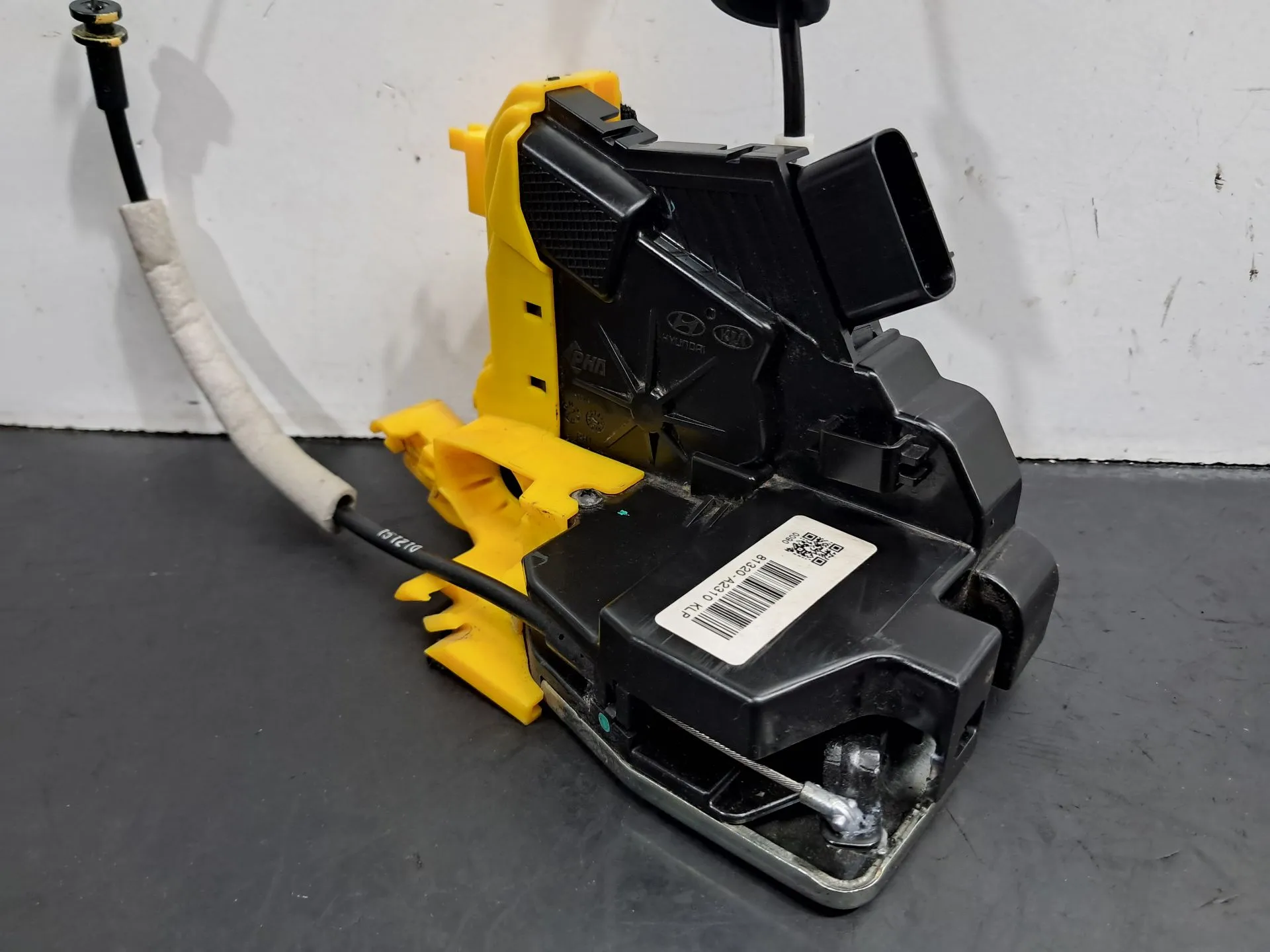 Cerradura / cierre puerta delantero derecho KIA Ceed (JD)