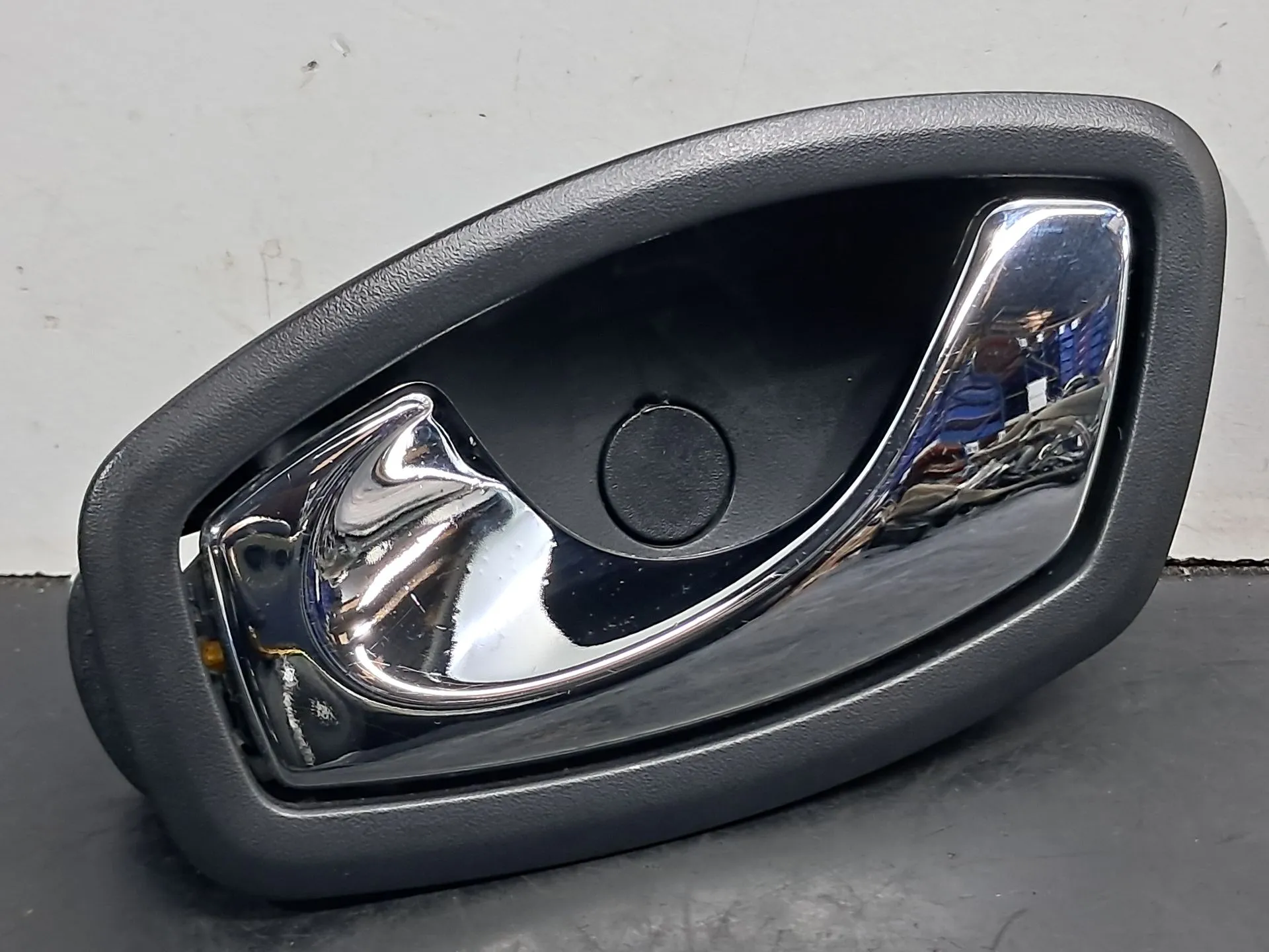 Poignée intérieure porte avant gauche RENAULT Megane III 