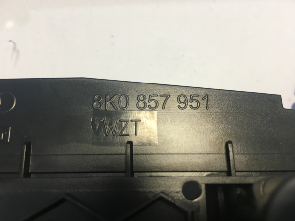 Cinzeiro AUDI A4 (8K2, B8) Imagem-2