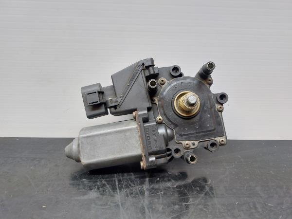 Motor Elevalunas Delantero Izquierdo AUDI A4 Avant (8D5, B5)