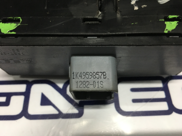 Commande / interrupteur lève-vitre Avant gauche VOLKSWAGEN Polo (6R, 6C) Imagem-2