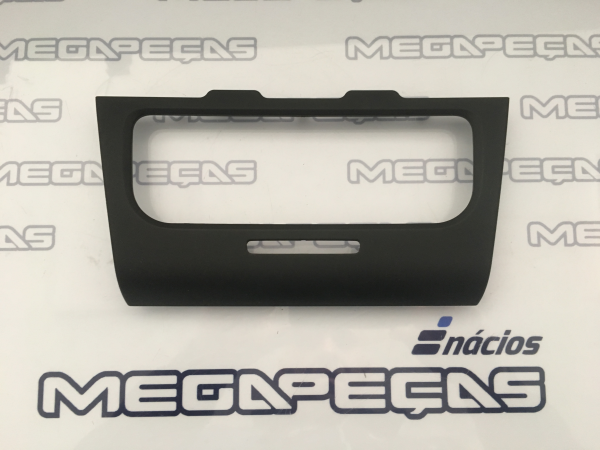 Moldura consola central / radio / aro VOLKSWAGEN Golf VI (5K1)