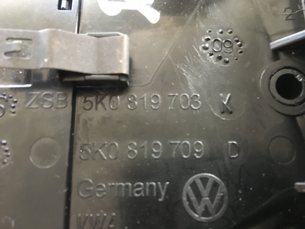 Diffuser / air vent VOLKSWAGEN Golf VI (5K1) Imagem-1