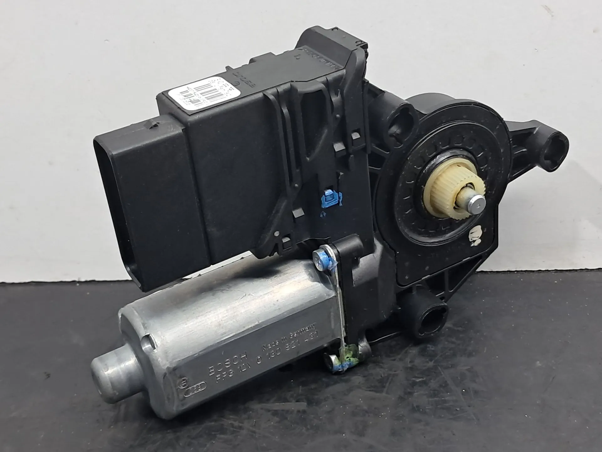 Moteur lève-vitre arrière Droite VOLKSWAGEN Golf VI (5K1)