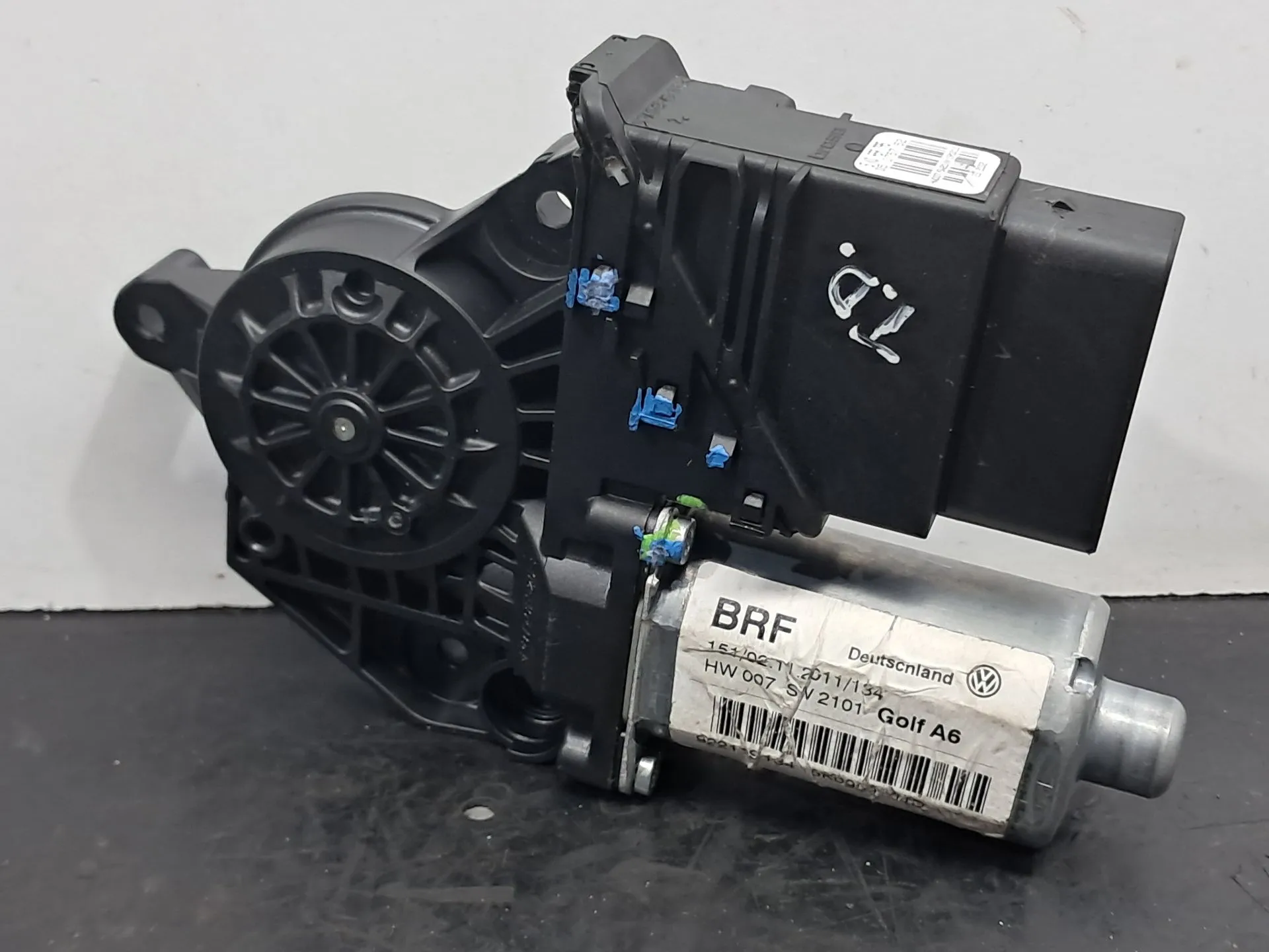 Moteur lève-vitre arrière Droite VOLKSWAGEN Golf VI (5K1) Imagem-3