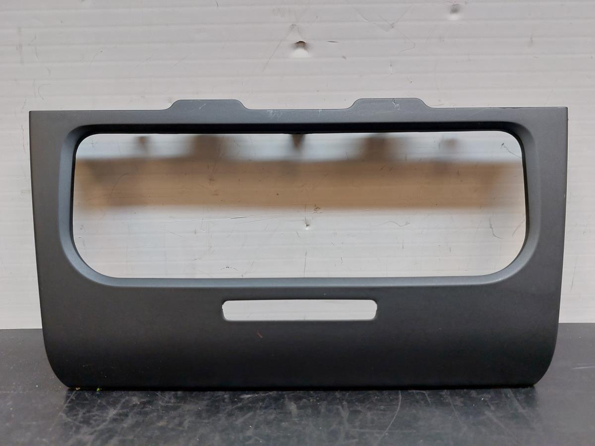 Moldura consola central / radio / aro VOLKSWAGEN Golf VI (5K1)