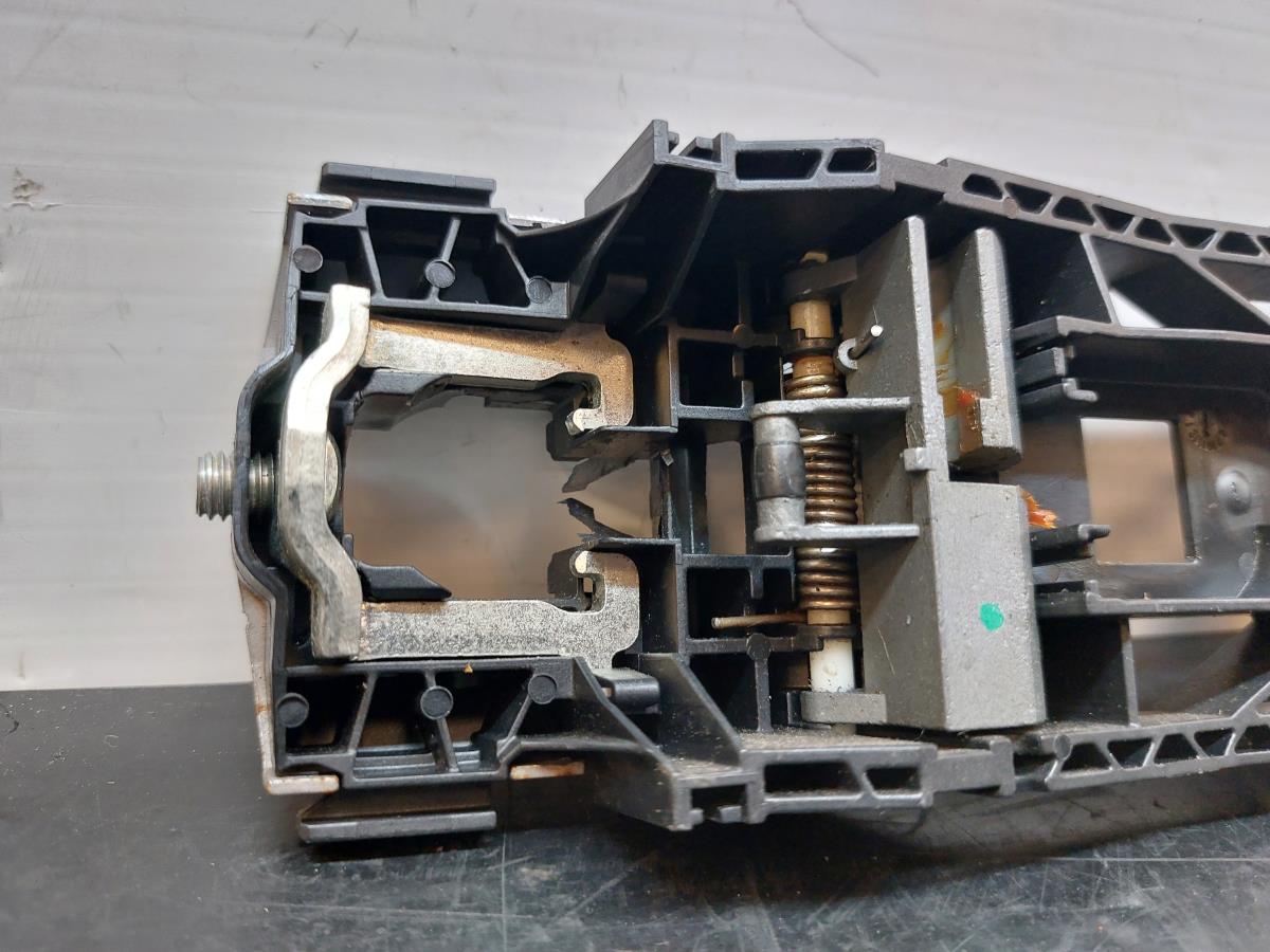 Soporte Manija puerta Delantera Izquierda VOLKSWAGEN Golf VI (5K1) Imagem-2