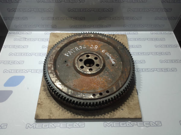 Volante do motor NISSAN Patrol III Hardtop (K260)