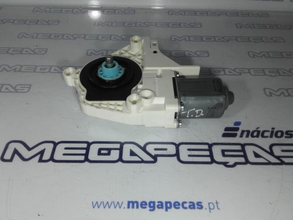 Motor vidro trás direito AUDI Q5 (8R)