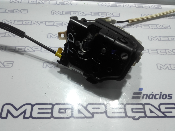 Fechadura / fecho porta trás direito AUDI Q5 (8R)